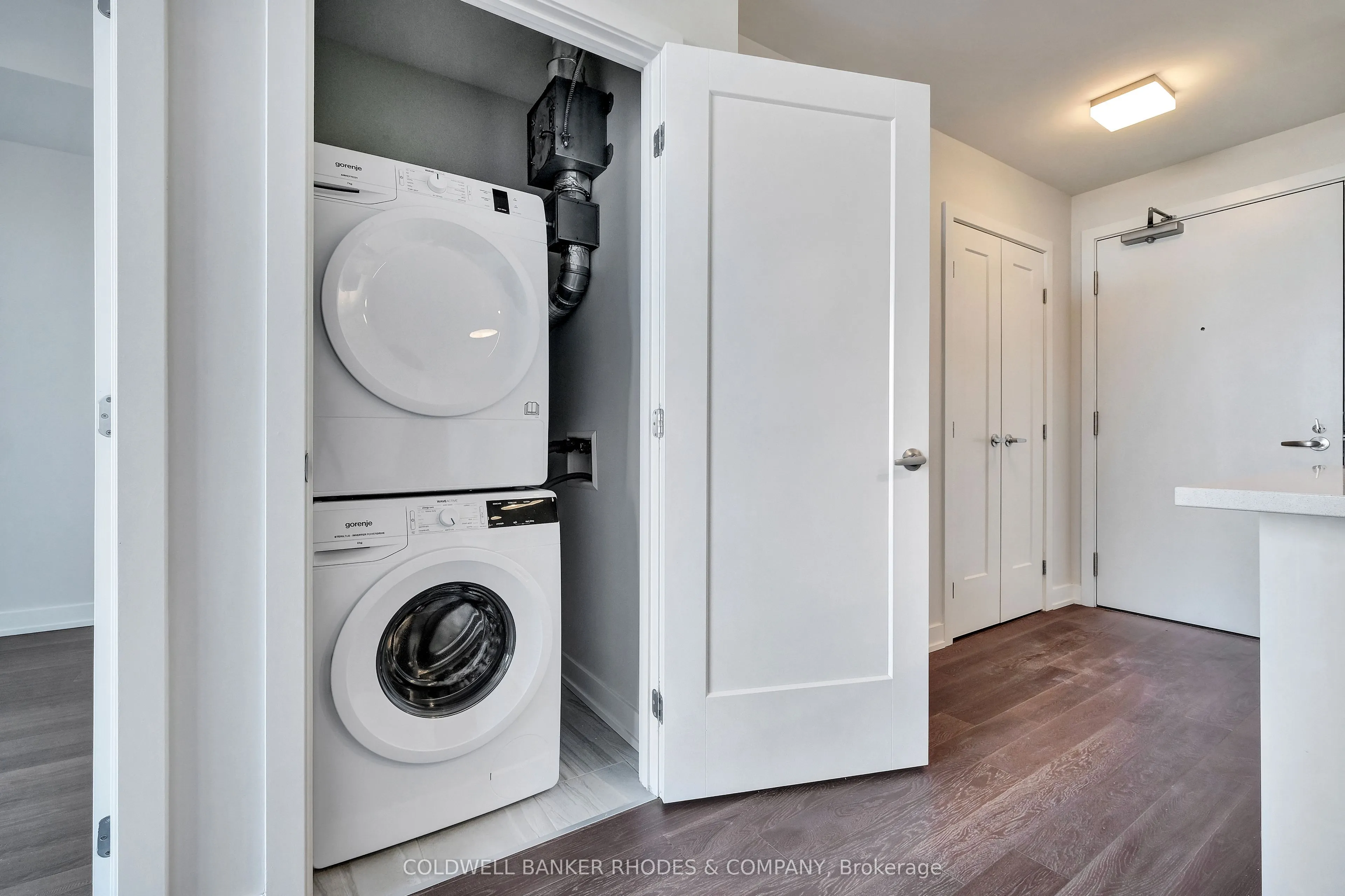 530 DE MAZENOD Avenue, #512