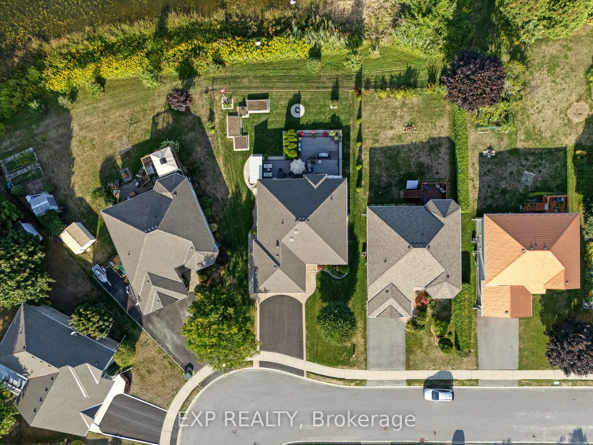 6 Cove Court