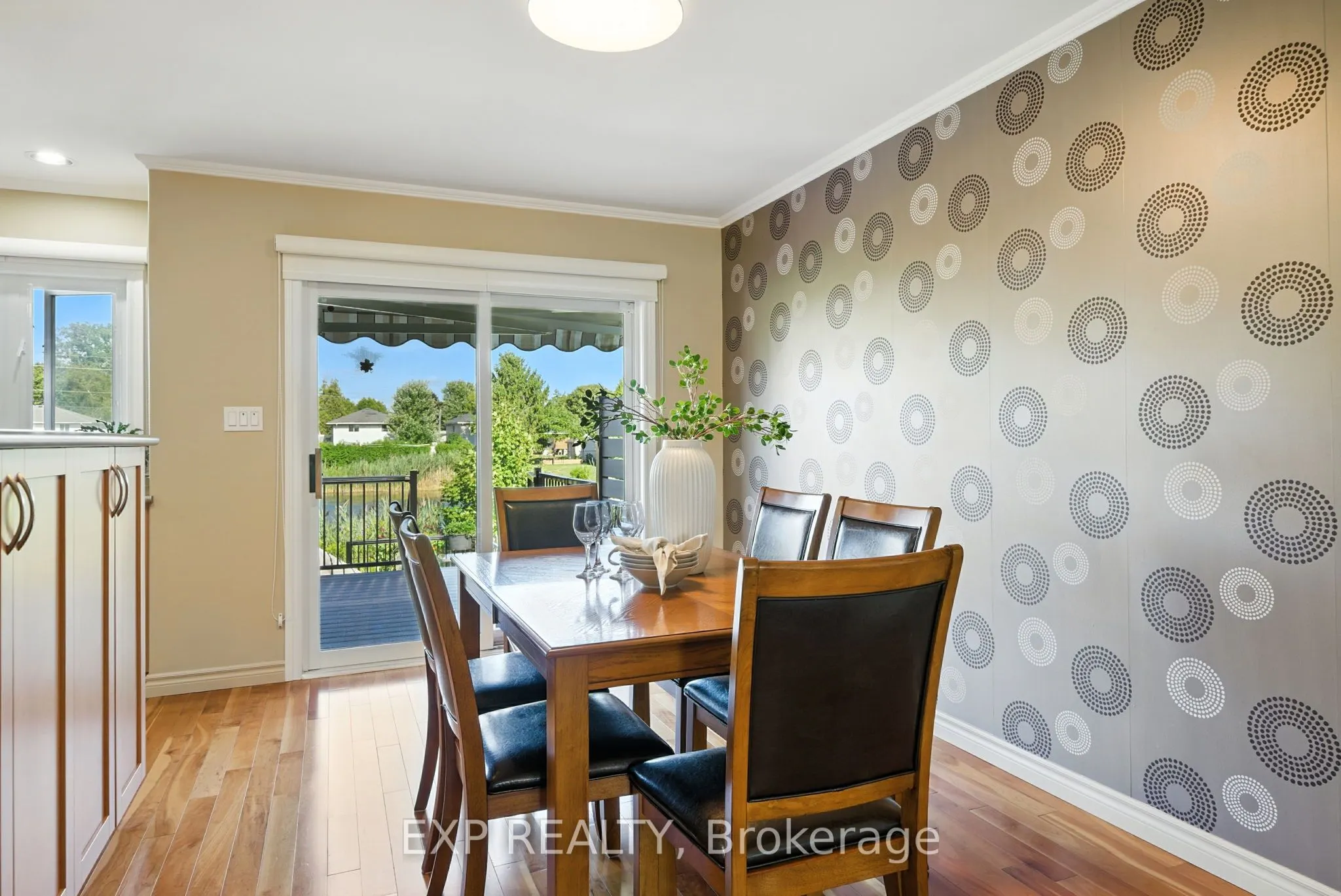 6 Cove Court