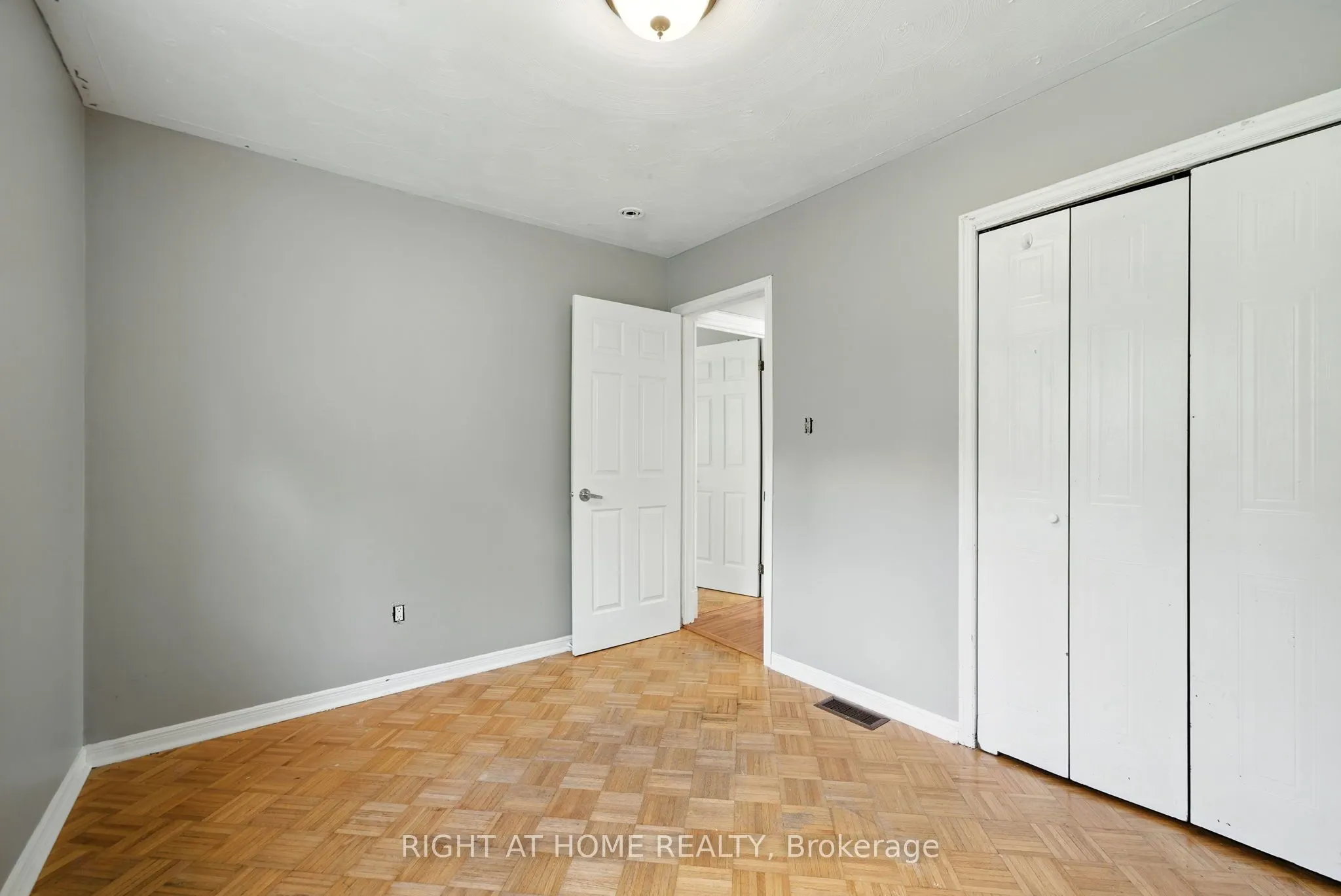 1045 High Street