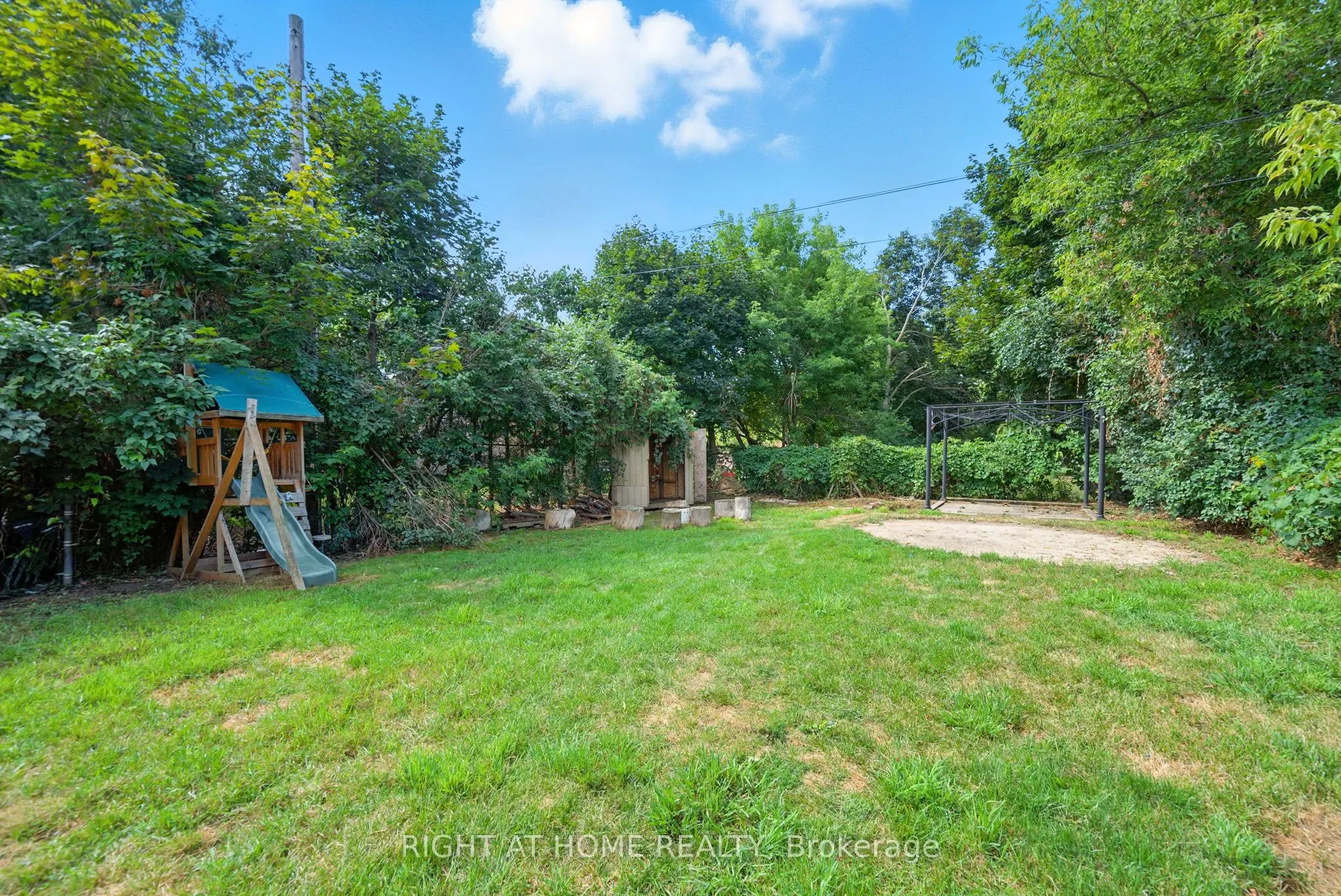 1045 High Street