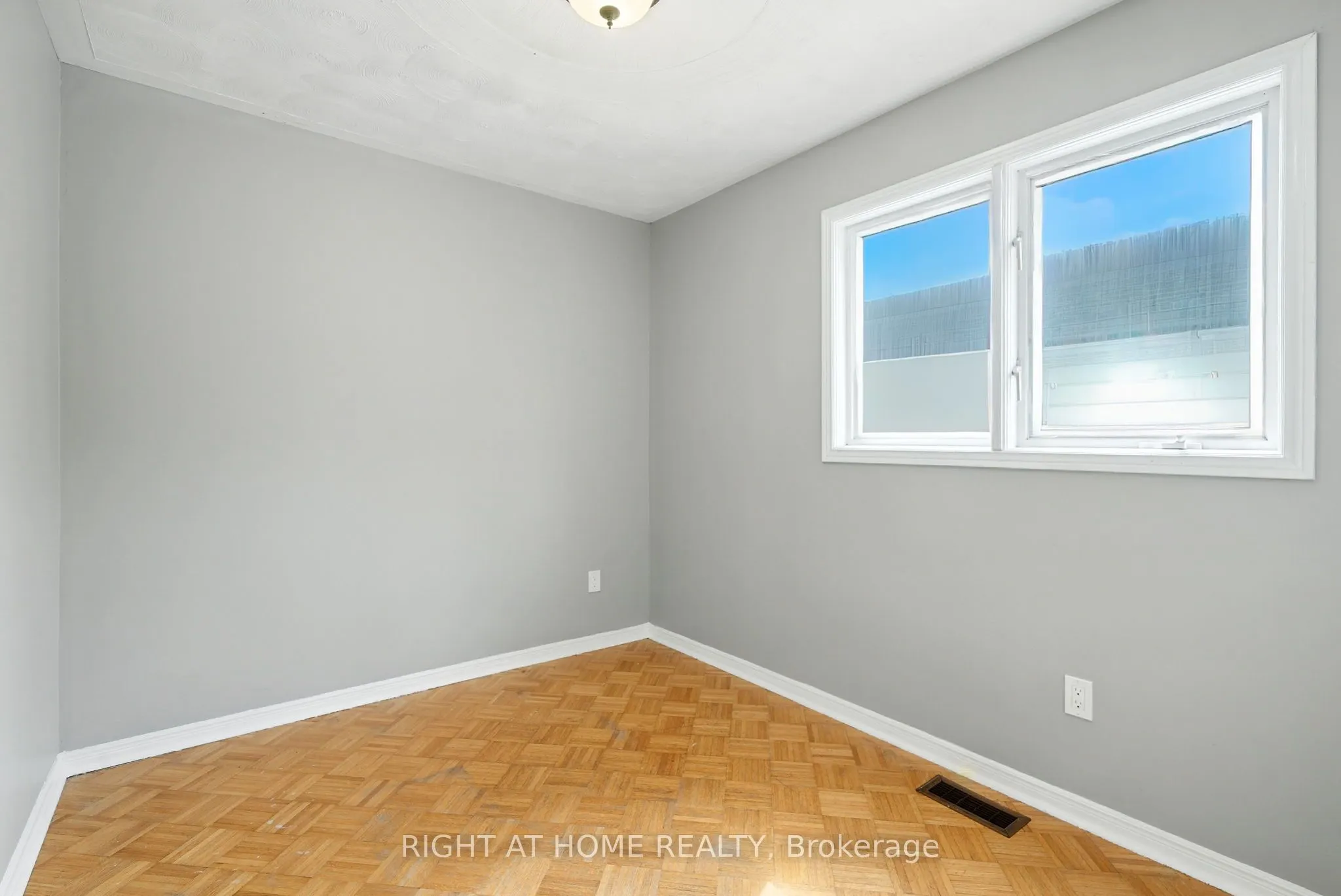 1045 High Street