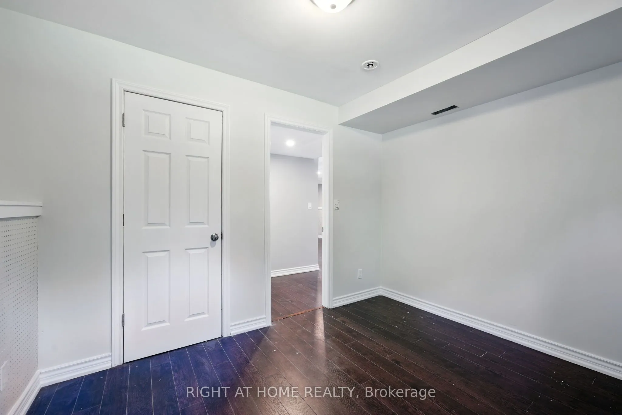 1045 High Street