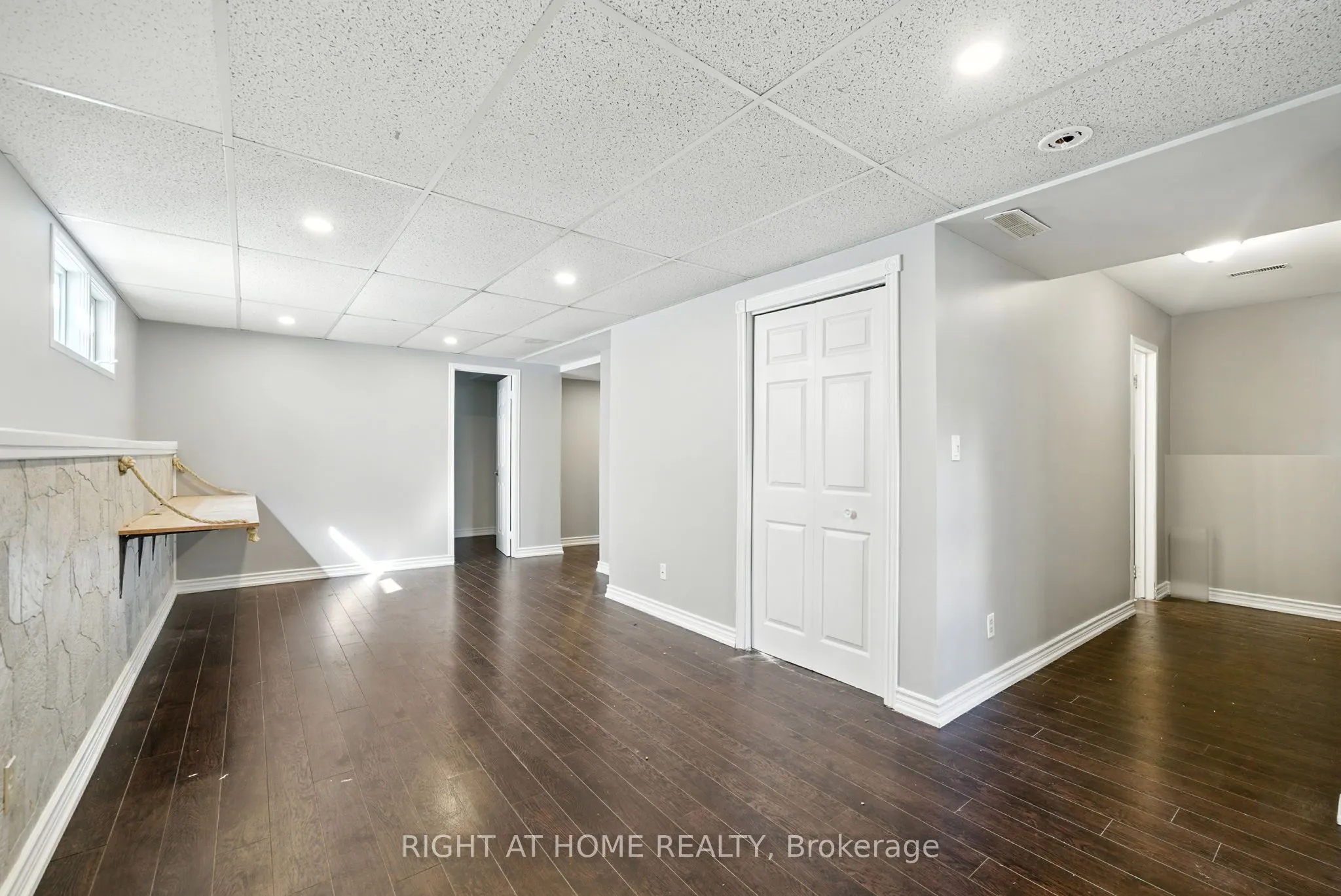 1045 High Street