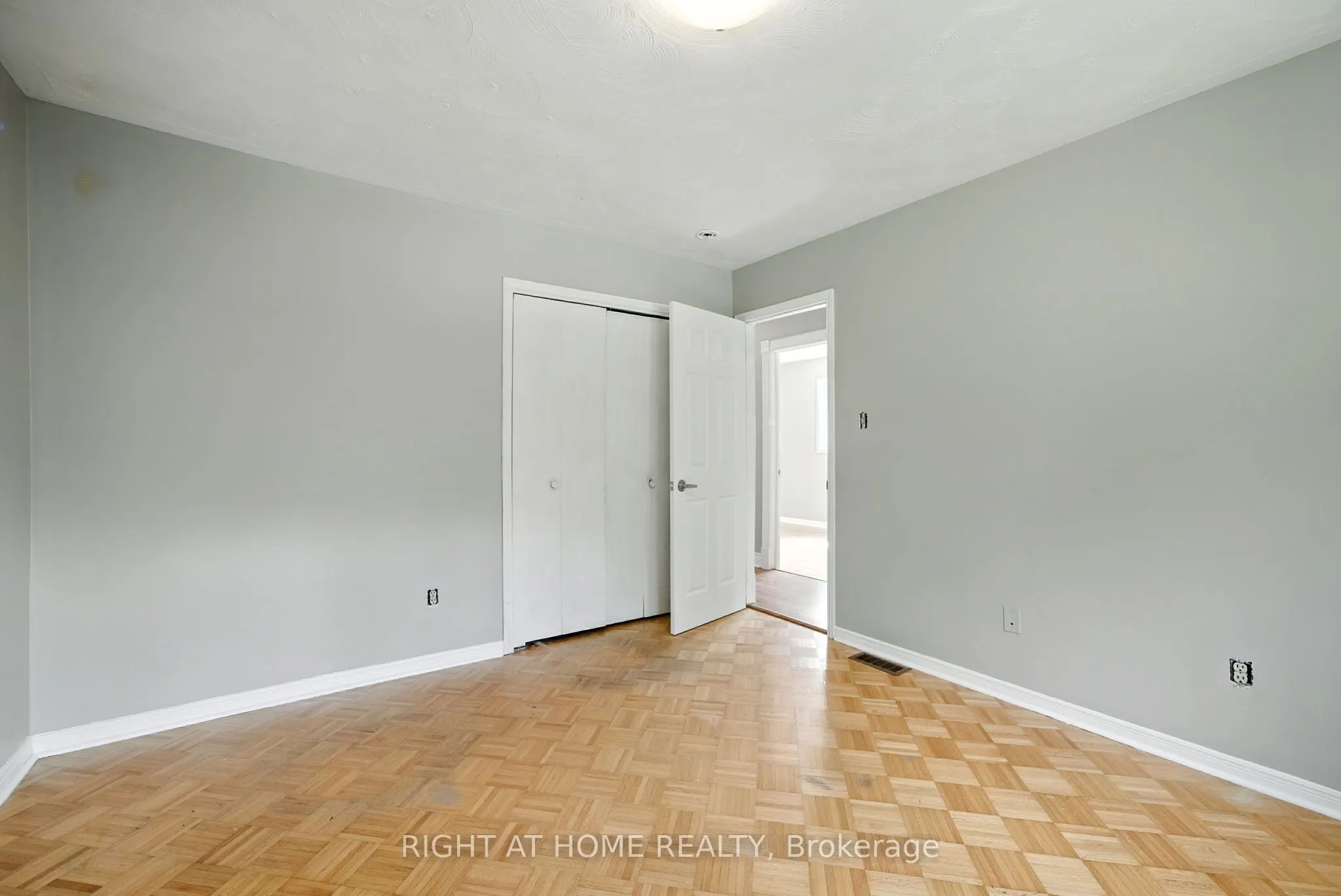 1045 High Street