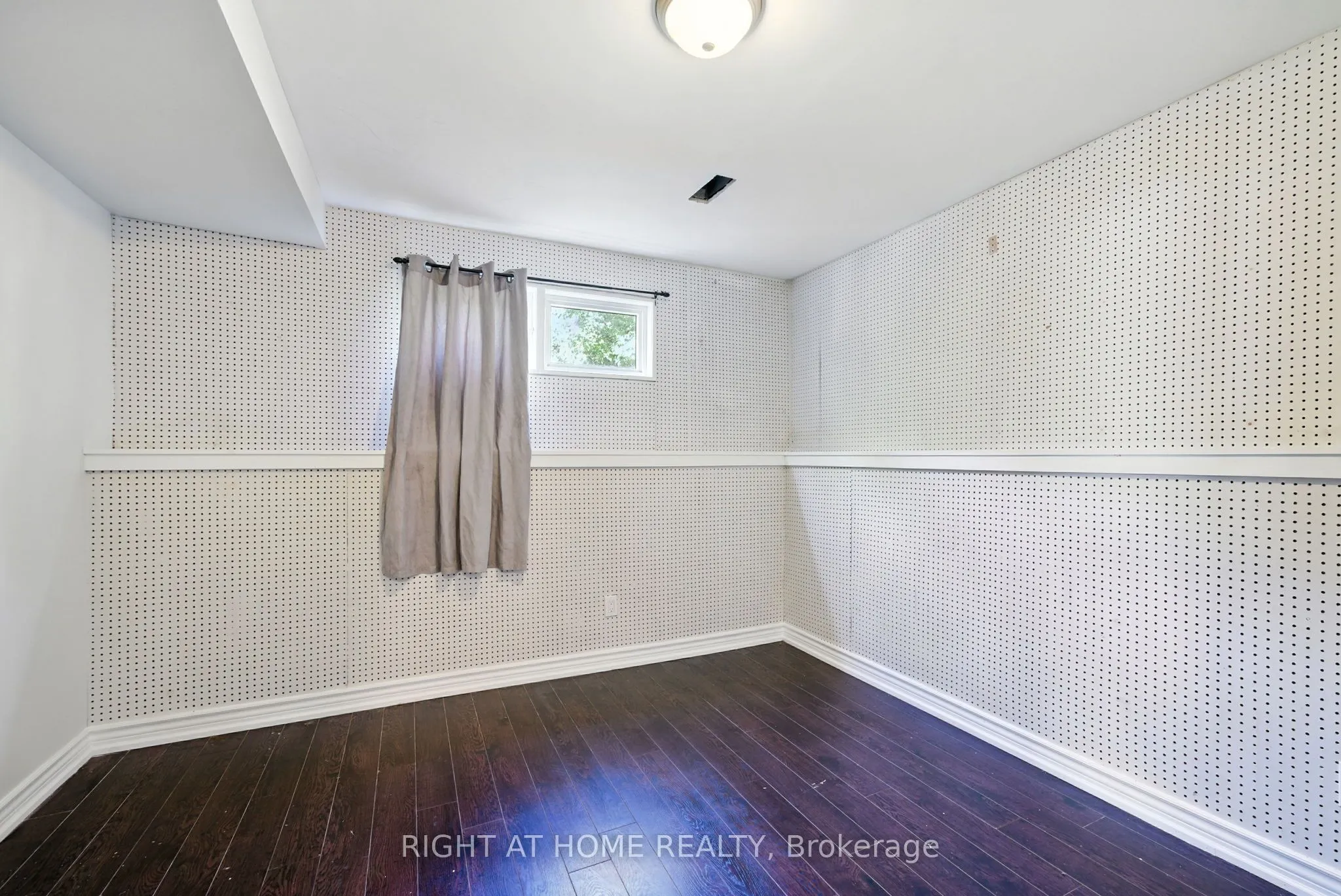1045 High Street