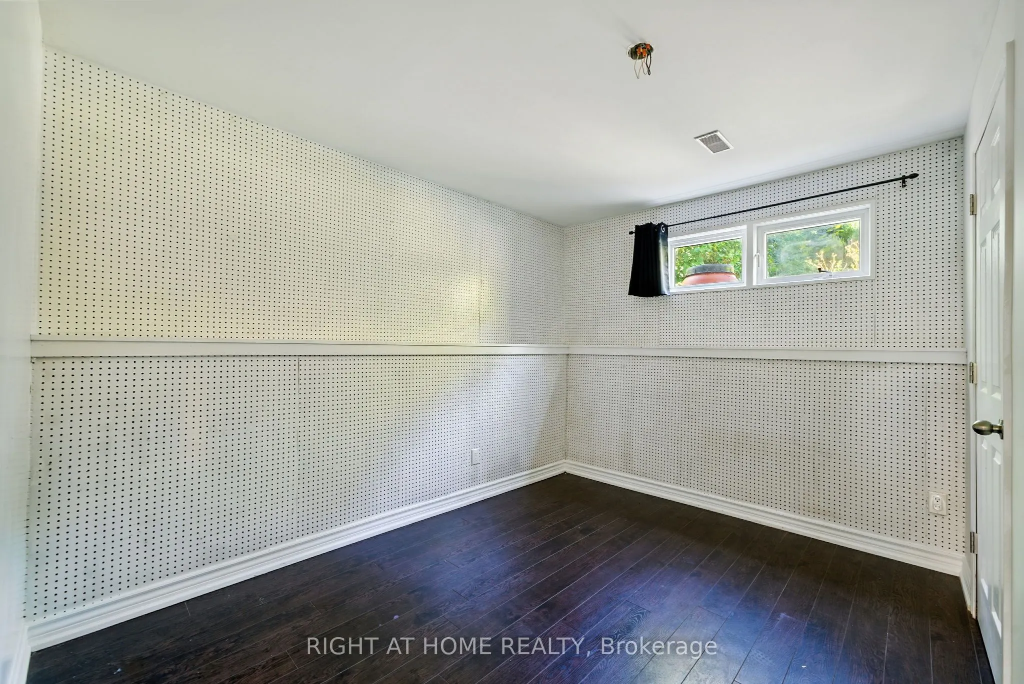 1045 High Street