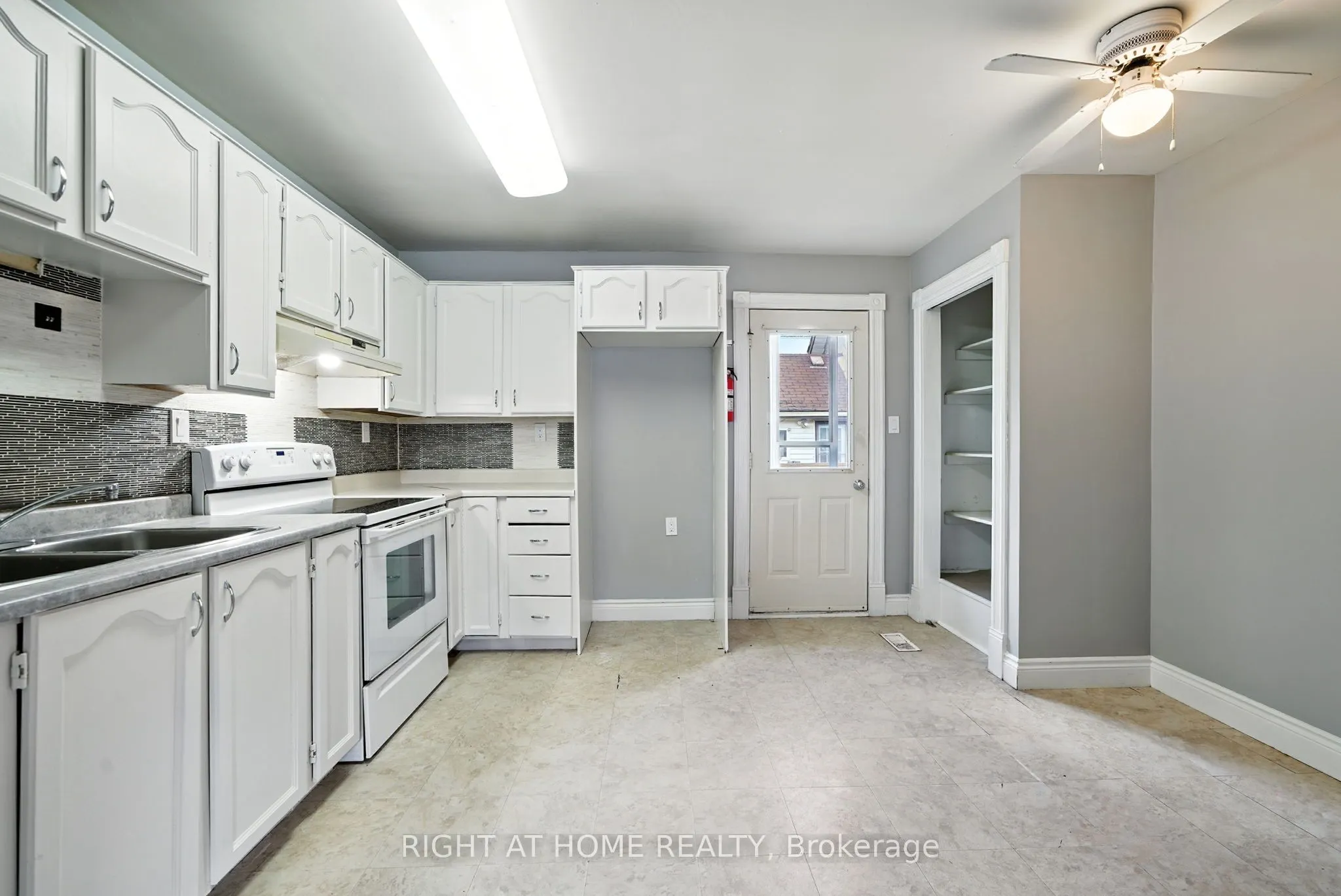 1045 High Street