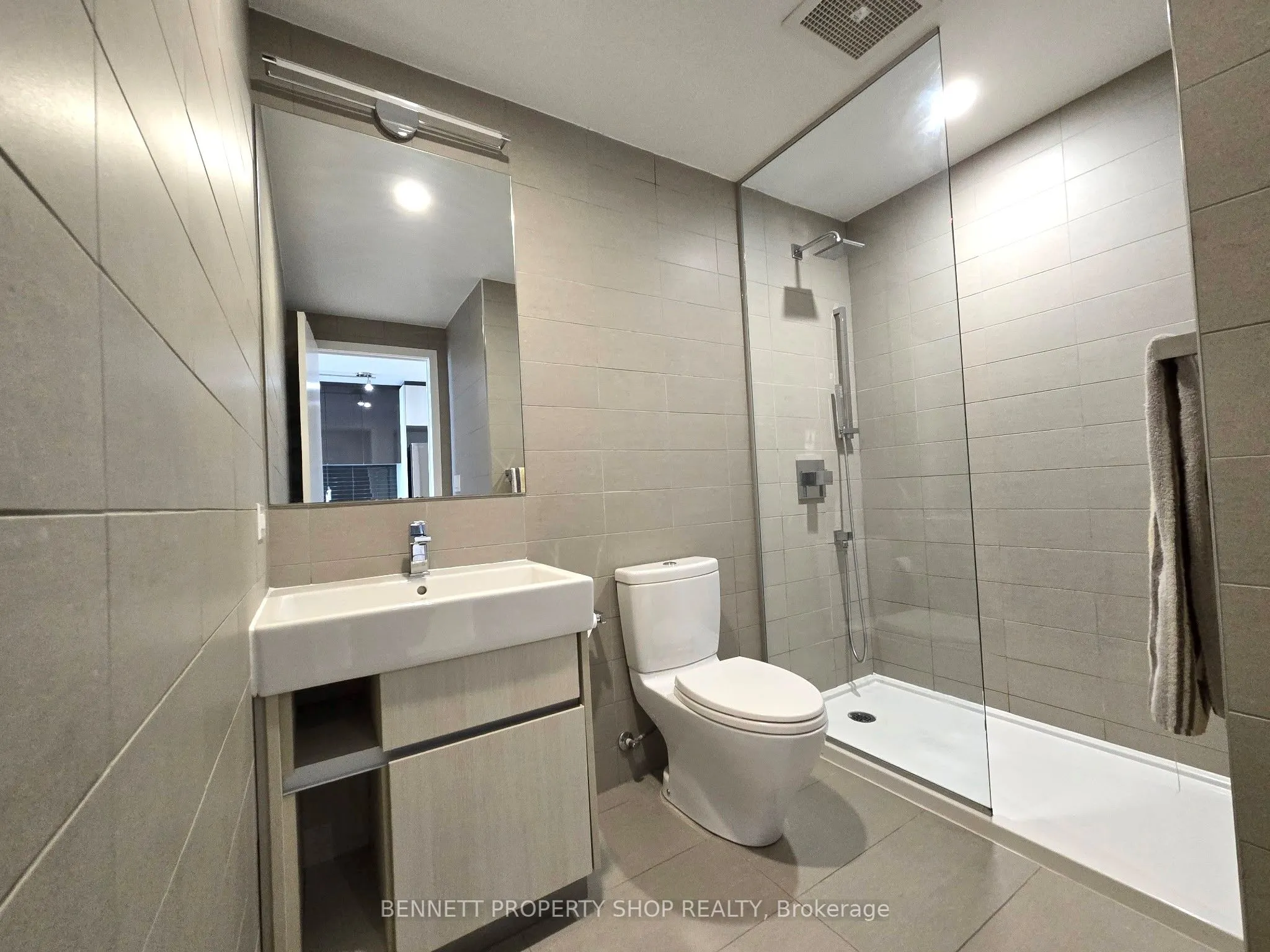 199 Slater Street, #1106