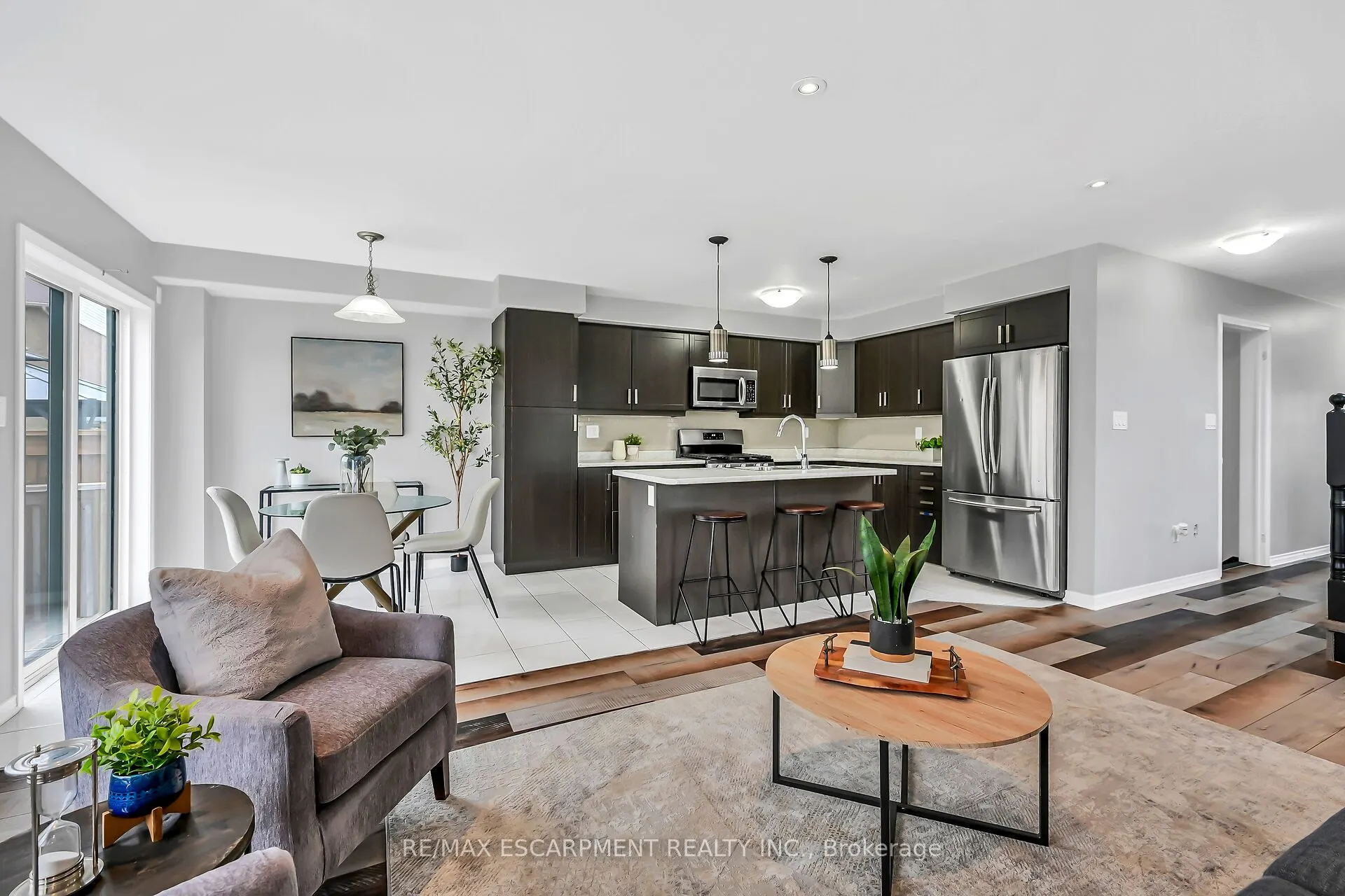 143 Thompson Road