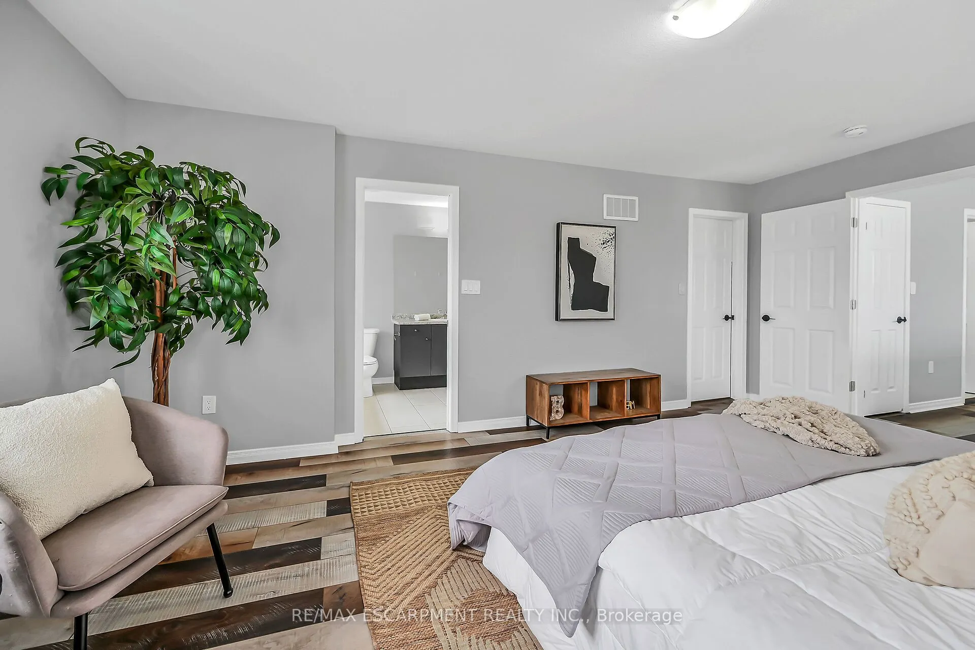 143 Thompson Road