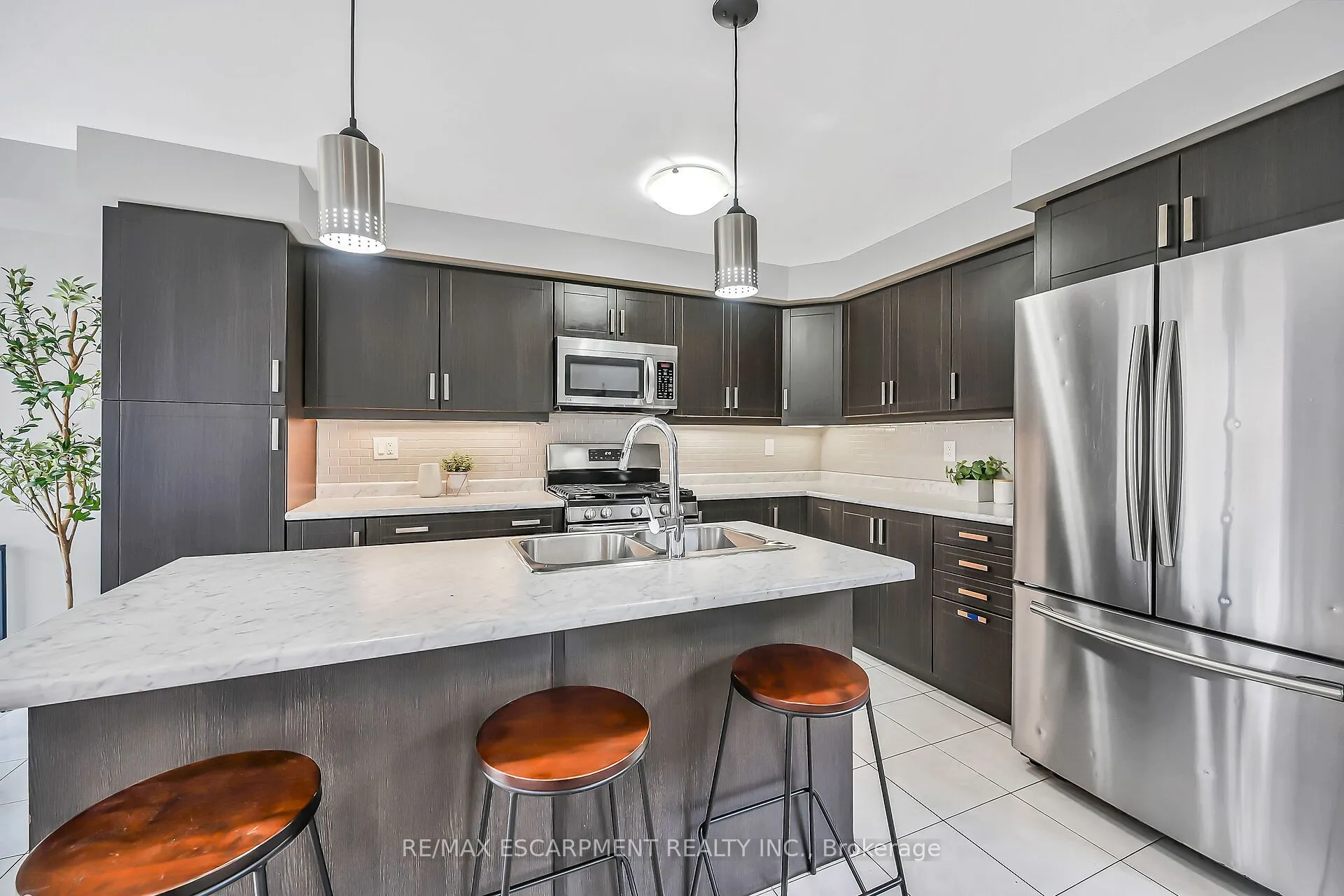 143 Thompson Road