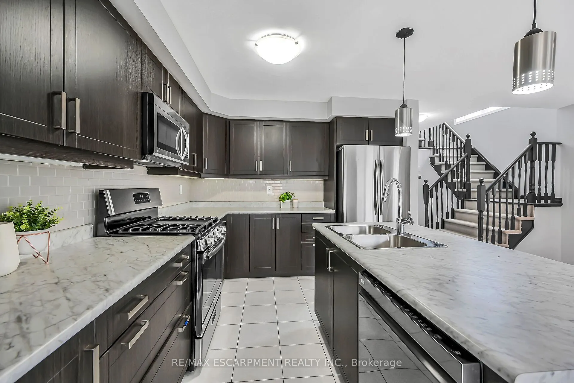 143 Thompson Road