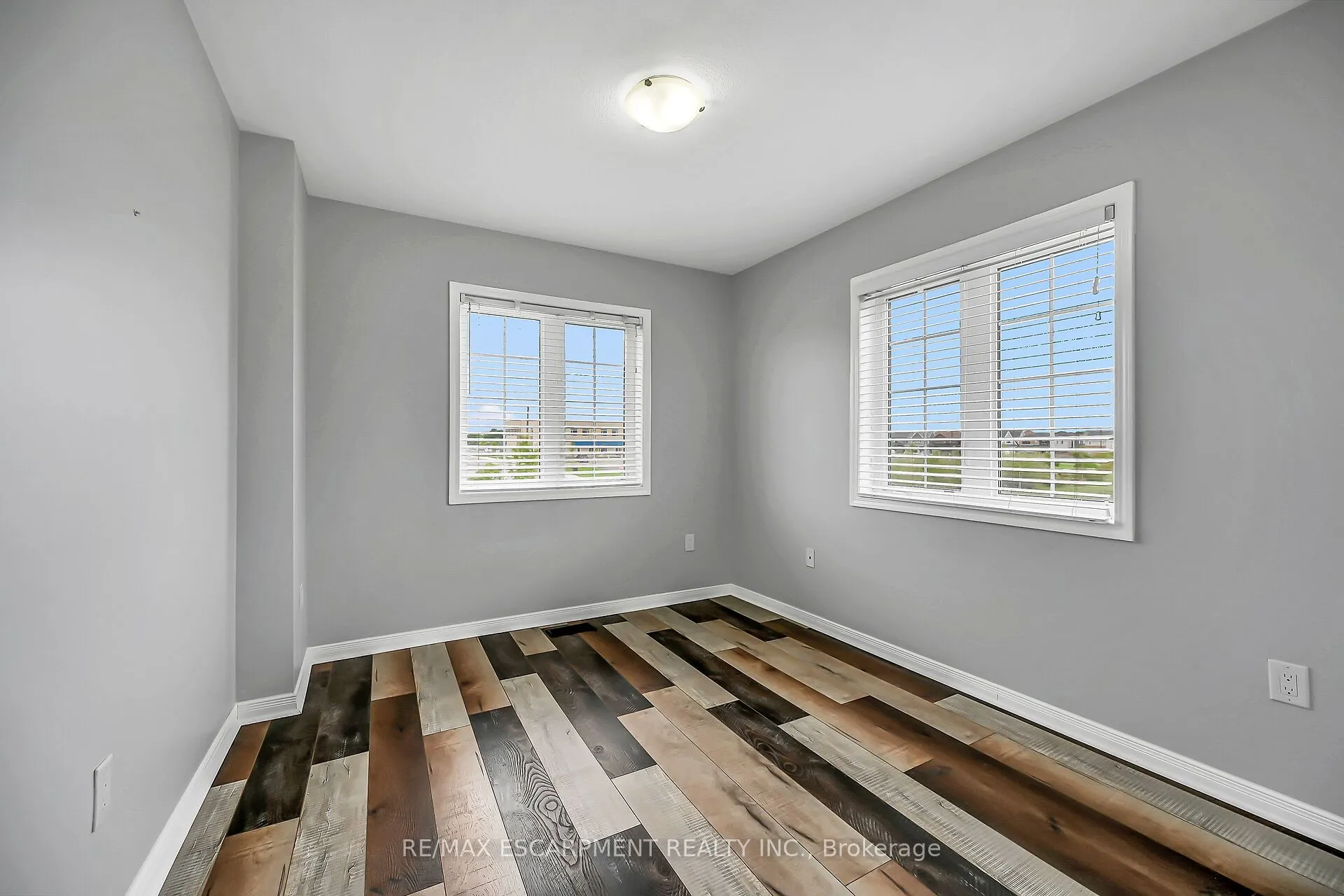 143 Thompson Road