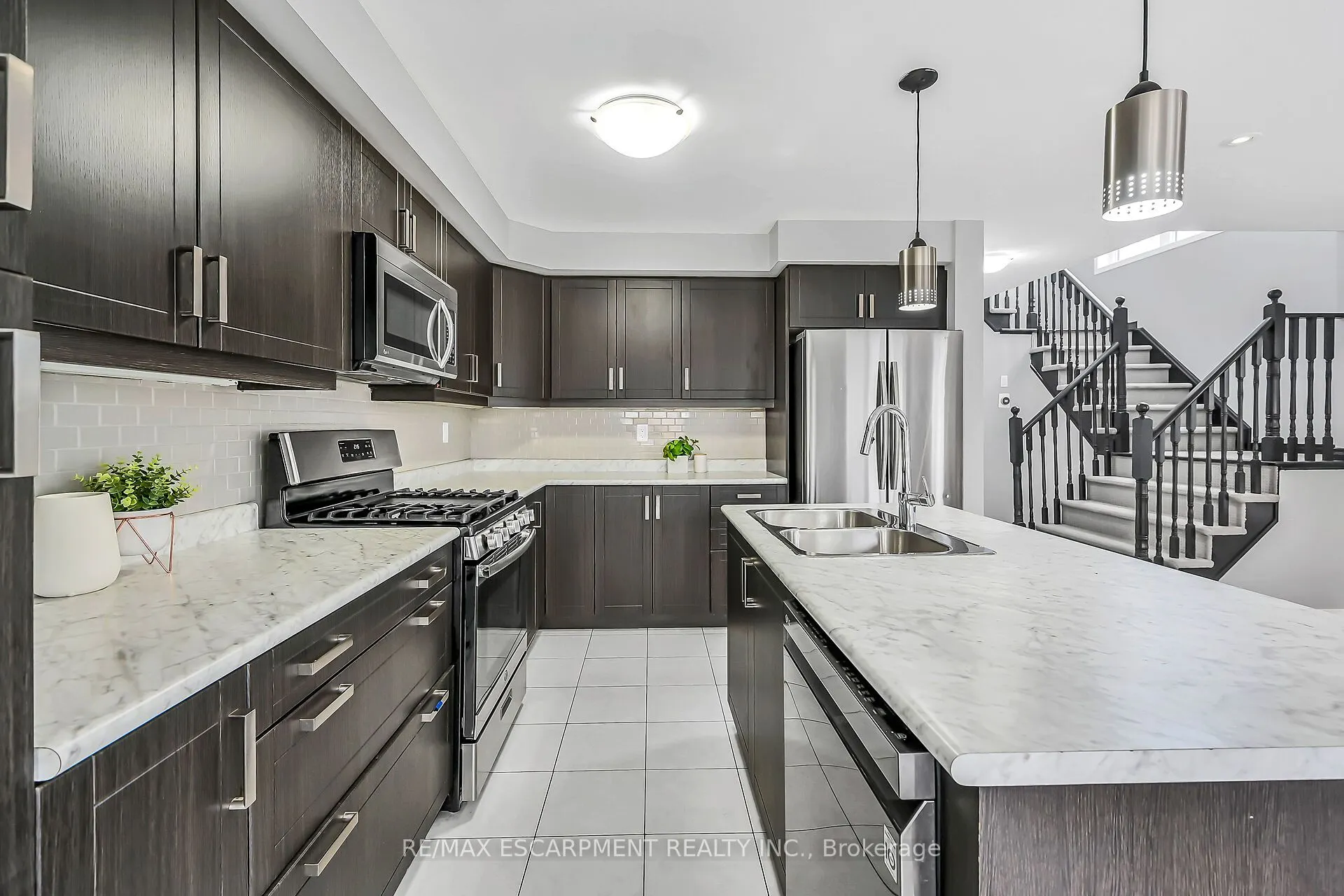 143 Thompson Road