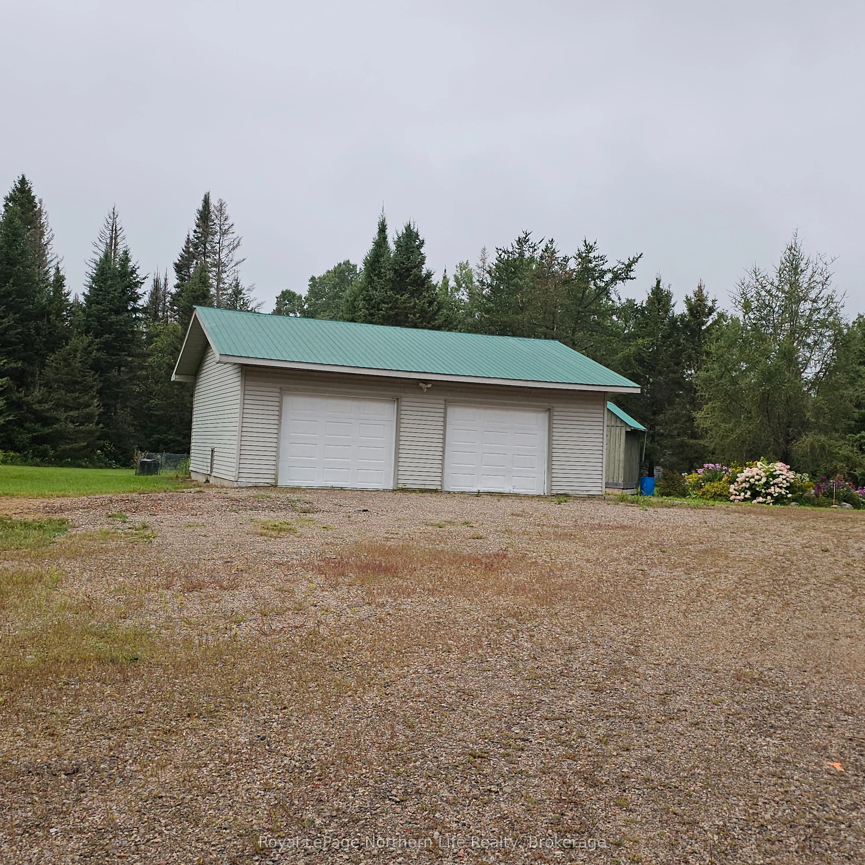 809 CAMERON Road