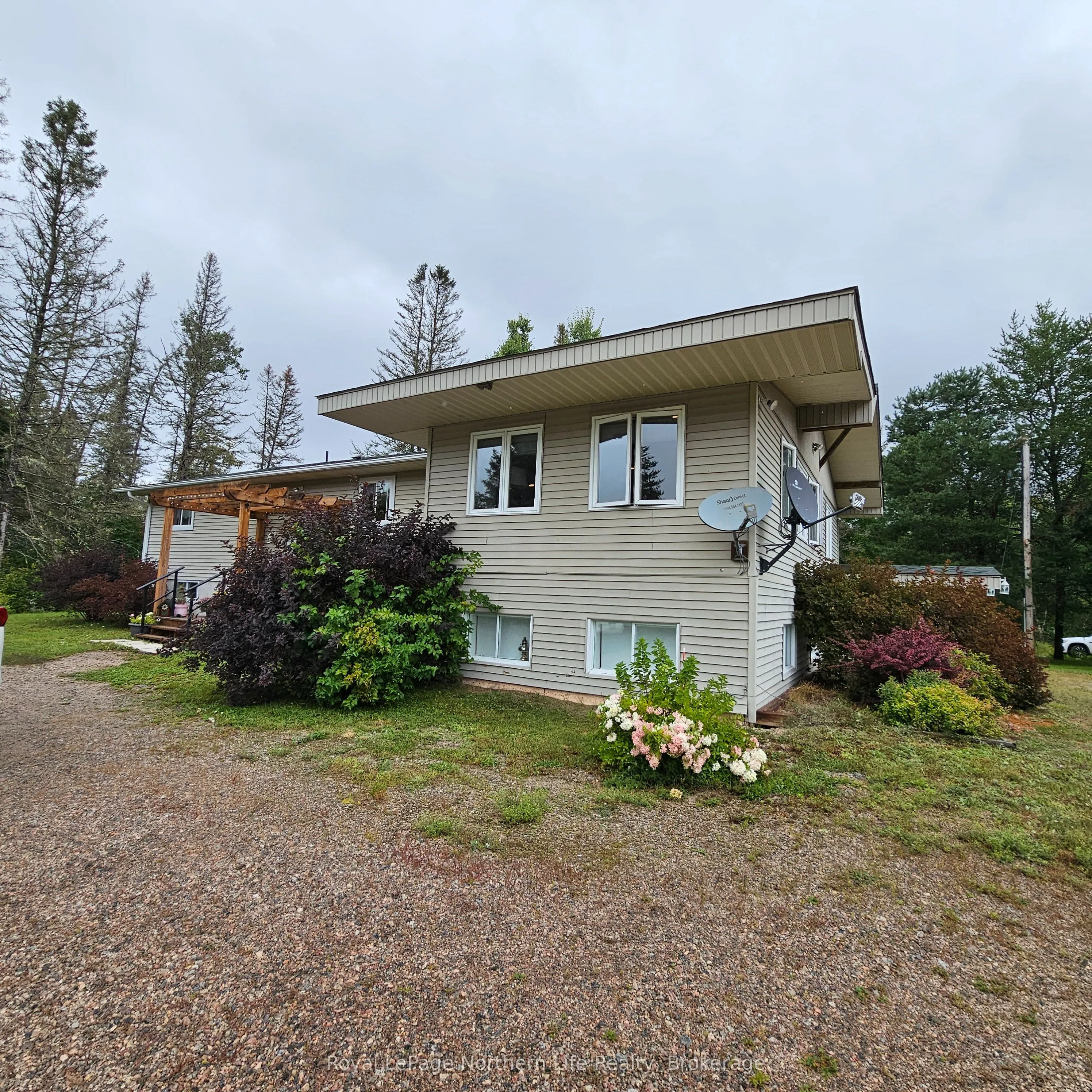 809 CAMERON Road