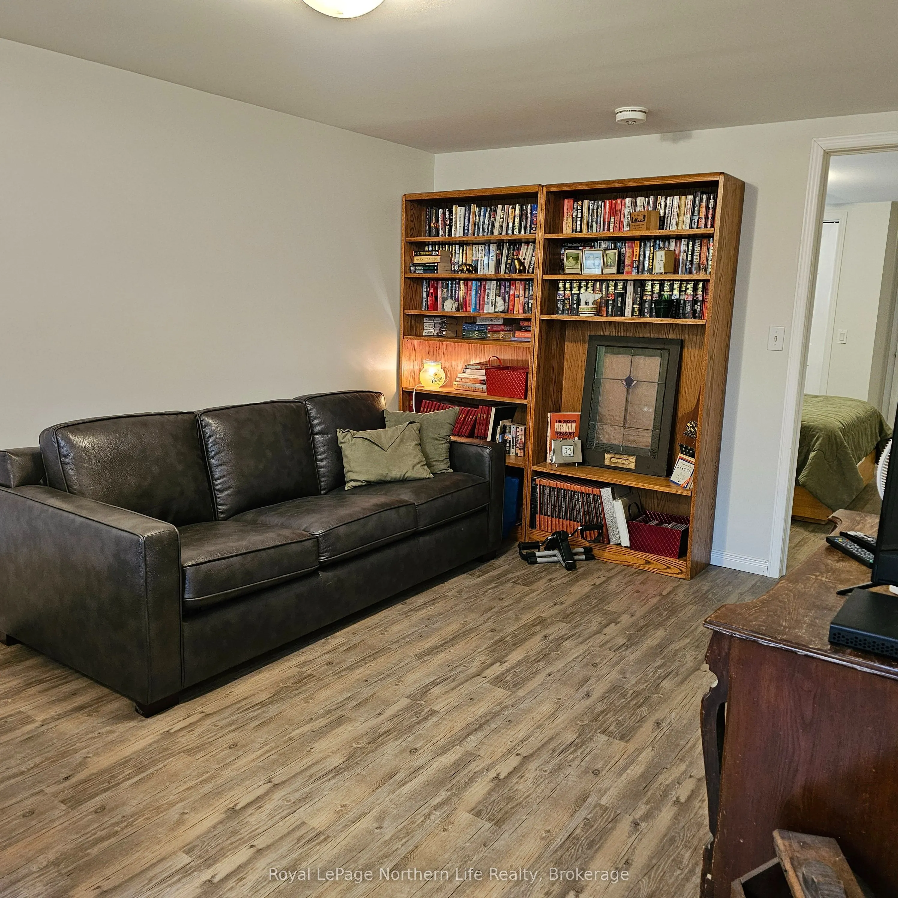 809 CAMERON Road