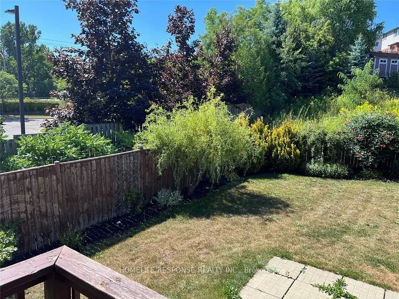 305 BRIARMEADOW Drive, #9