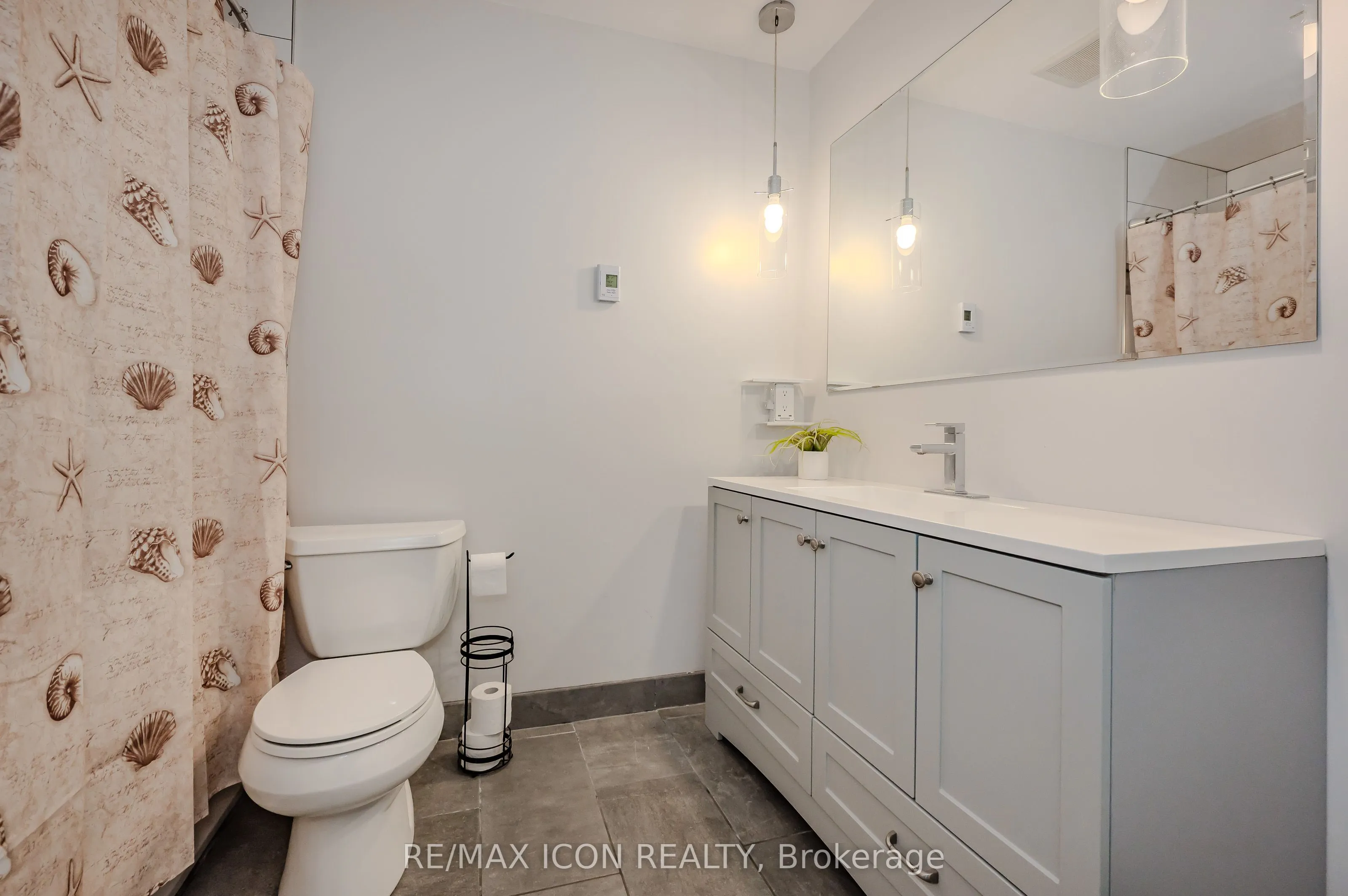 337 Kingswood Drive, #12