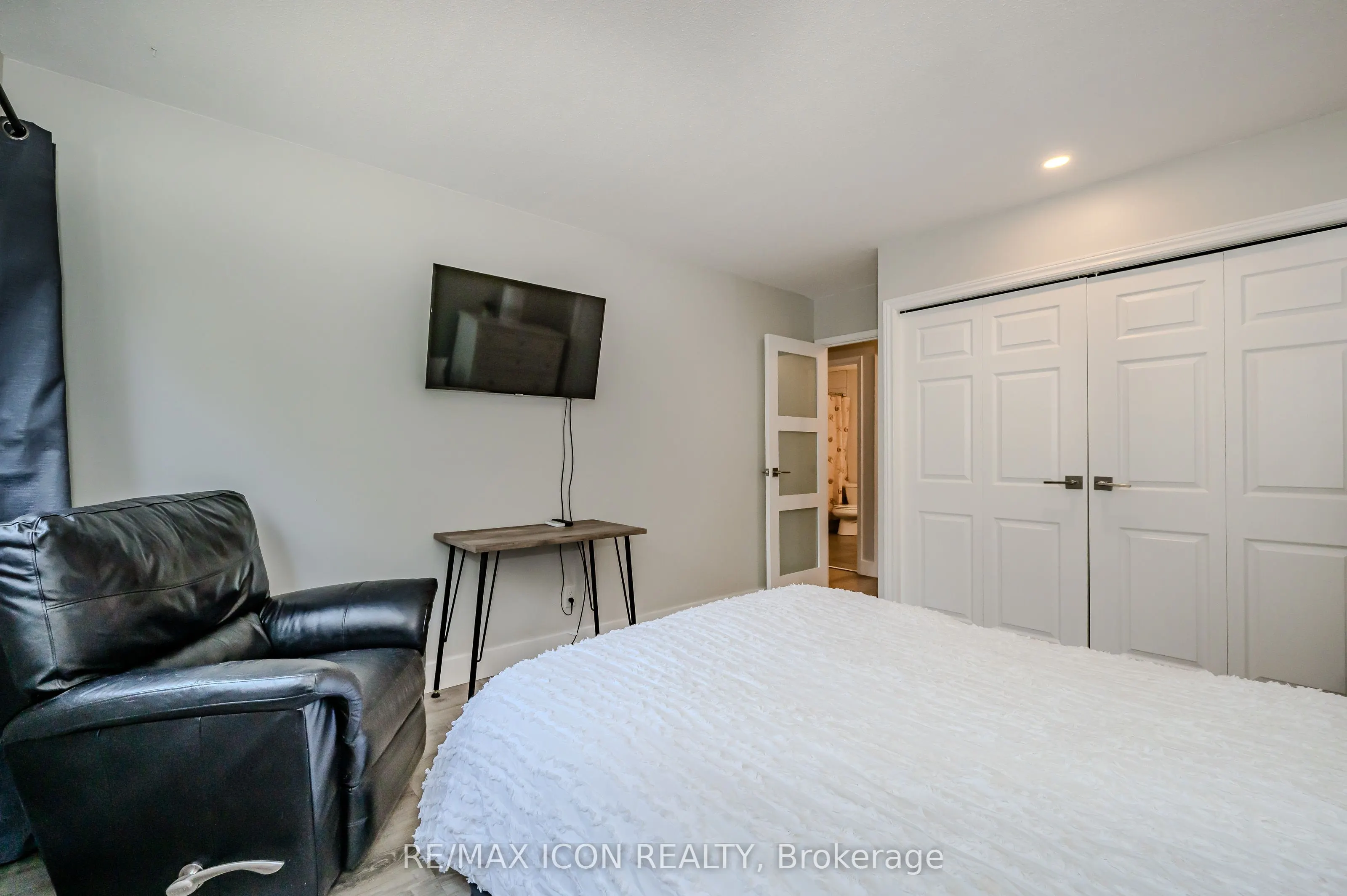 337 Kingswood Drive, #12