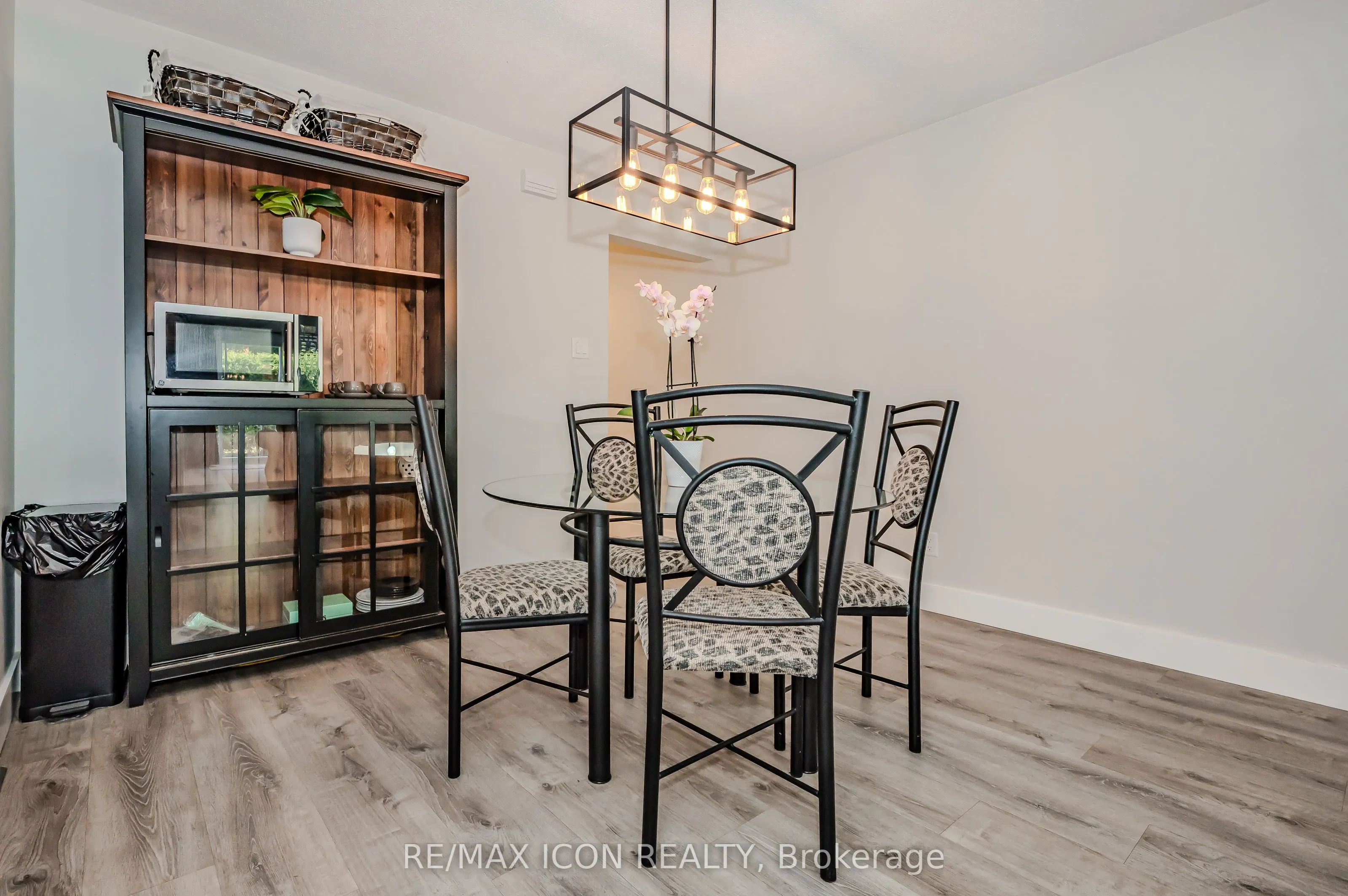 337 Kingswood Drive, #12