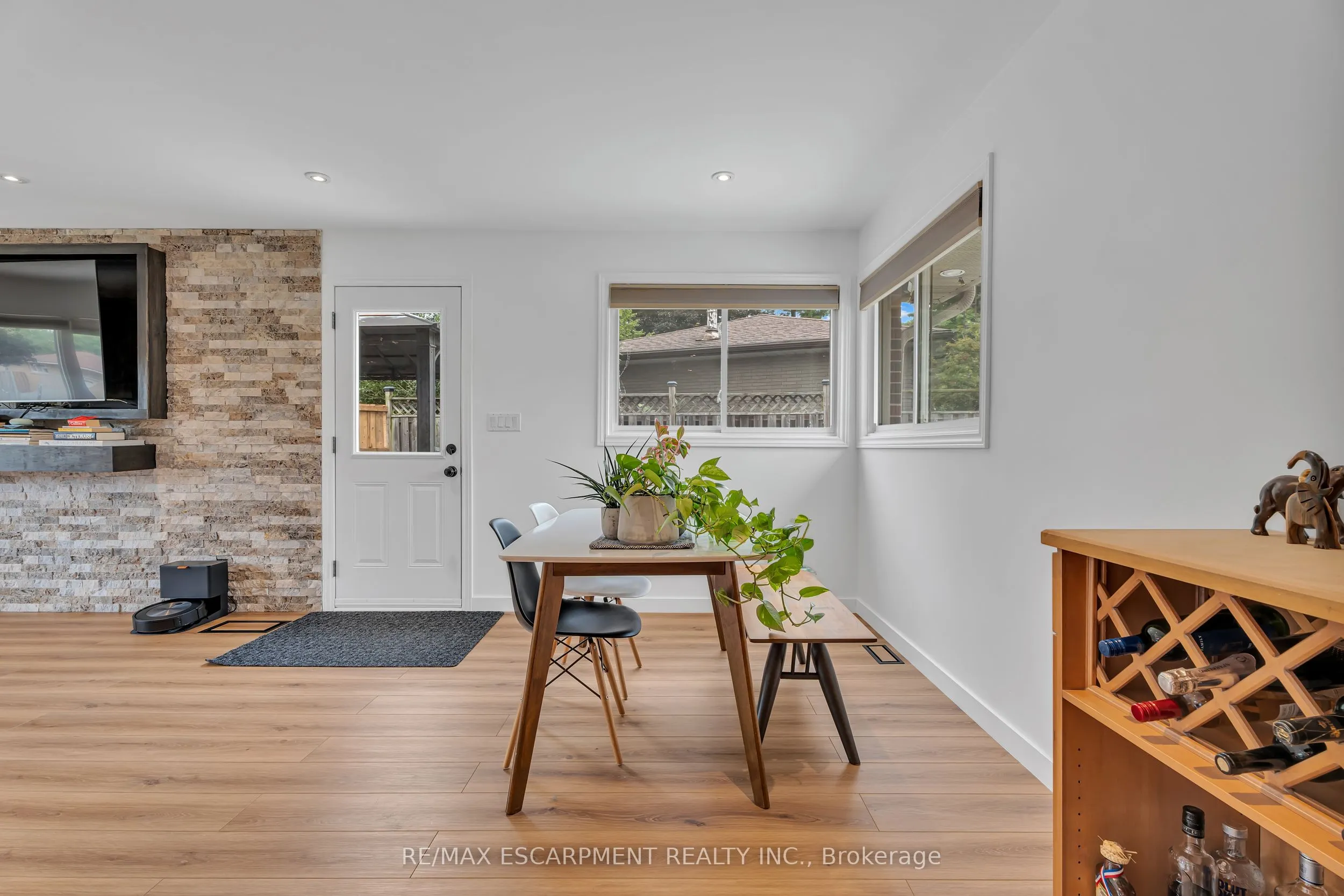 35 Hickery Place
