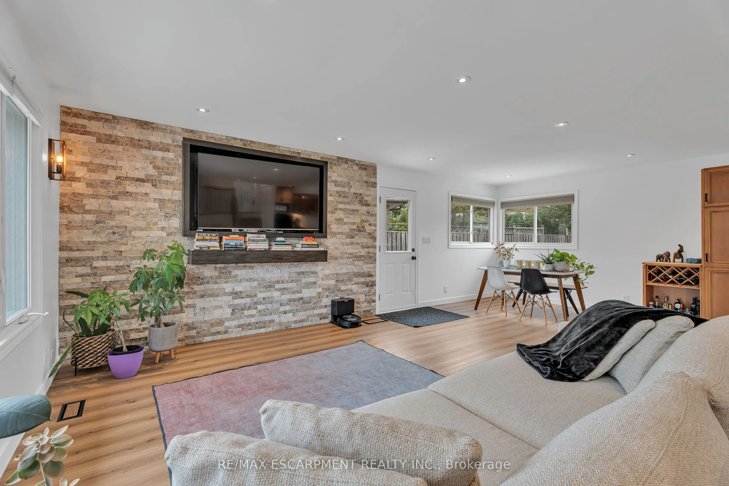 35 Hickery Place