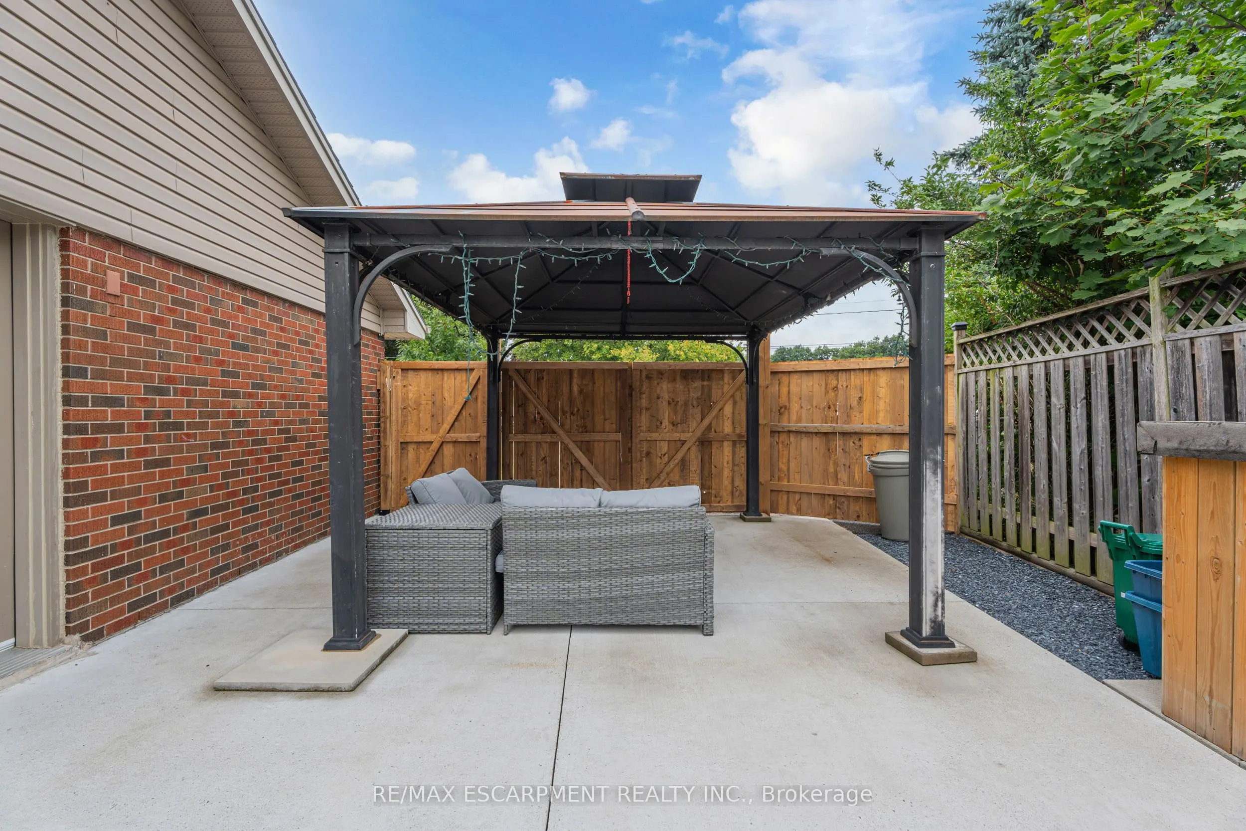 35 Hickery Place