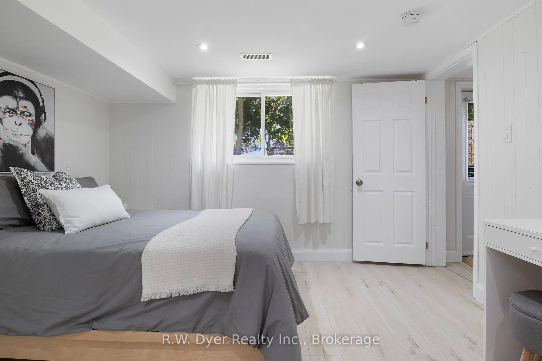49 Lauris Avenue