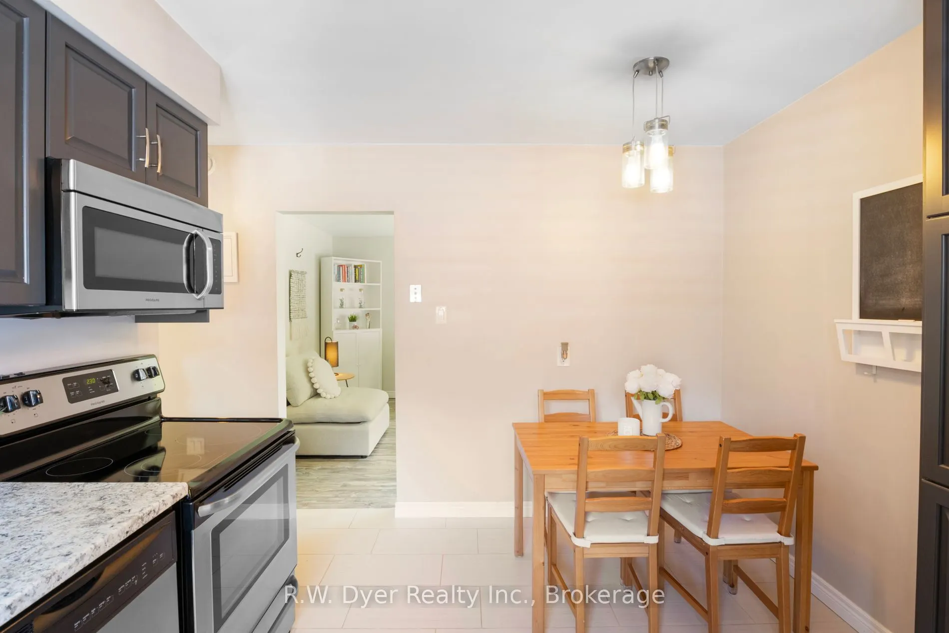 49 Lauris Avenue