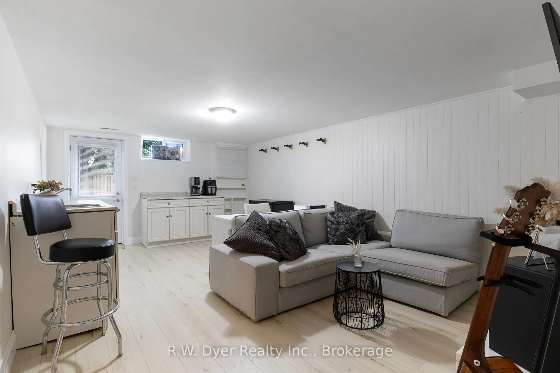 49 Lauris Avenue