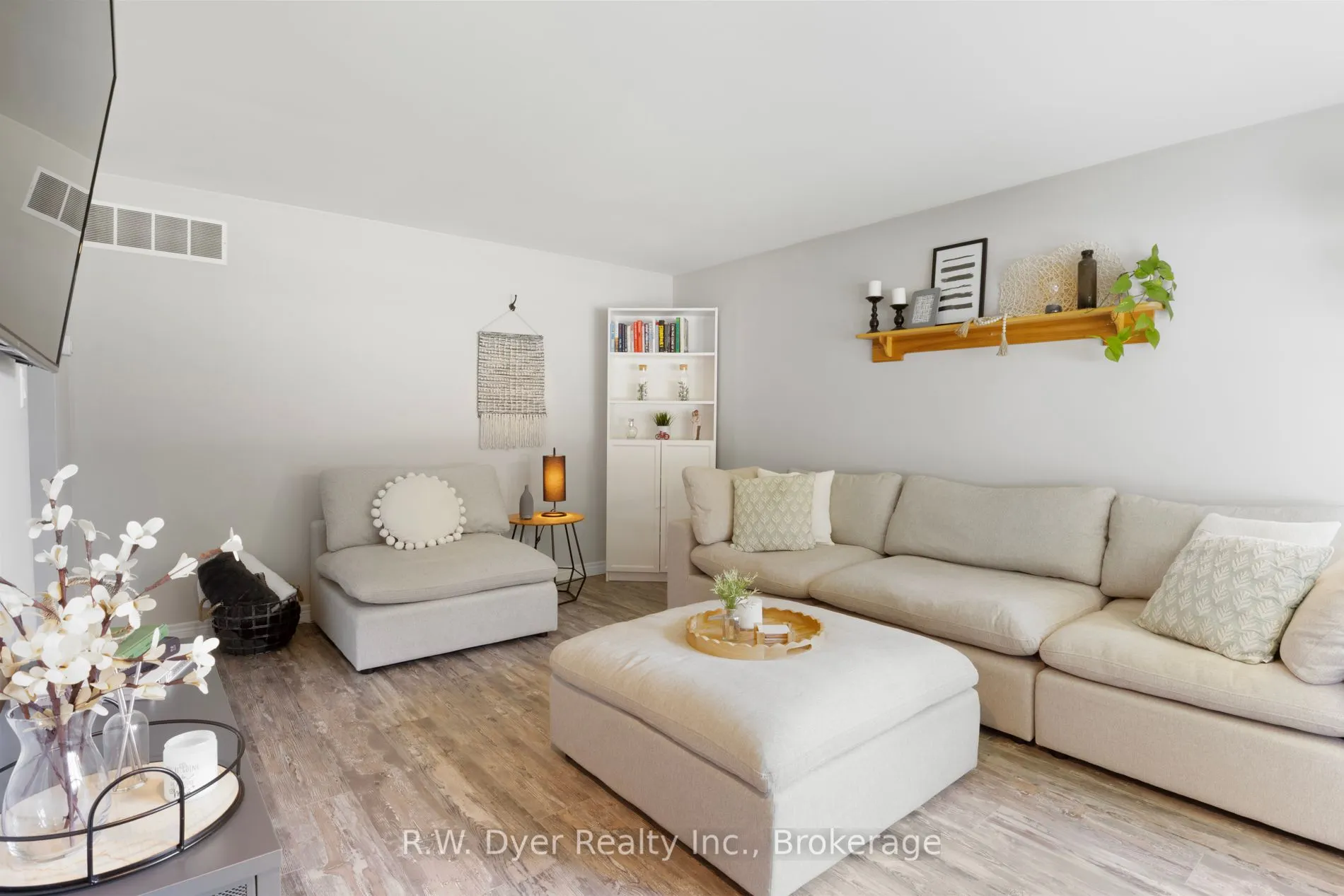49 Lauris Avenue