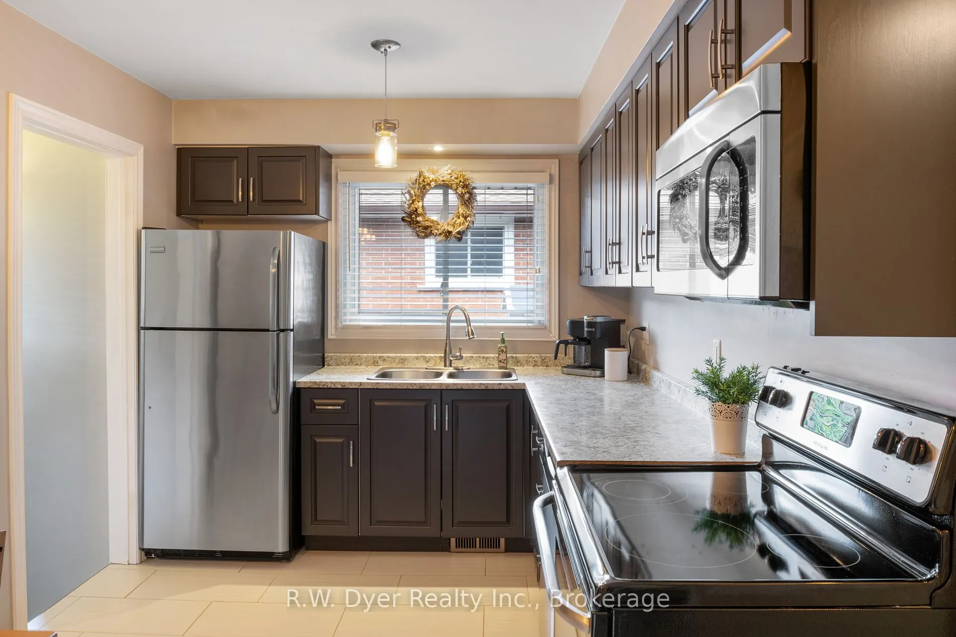 49 Lauris Avenue