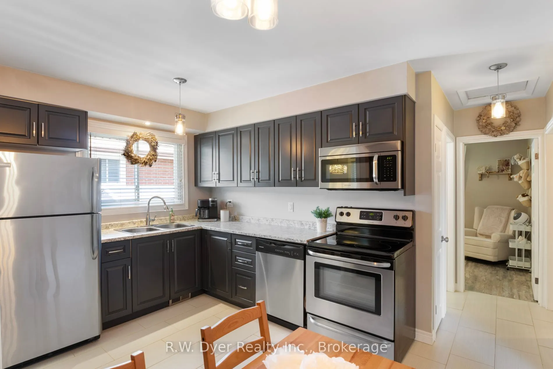49 Lauris Avenue