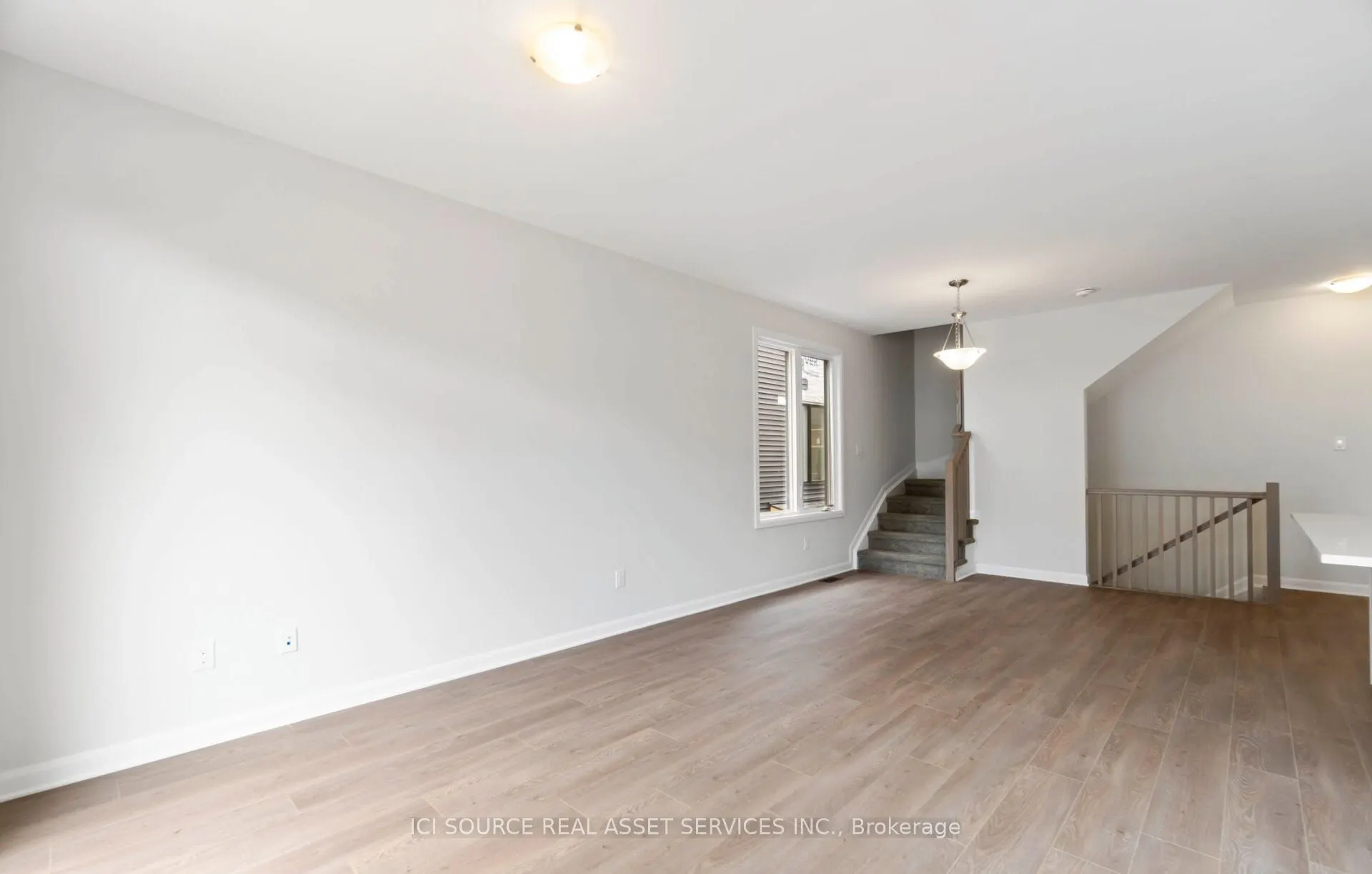 418 Silverberry Private