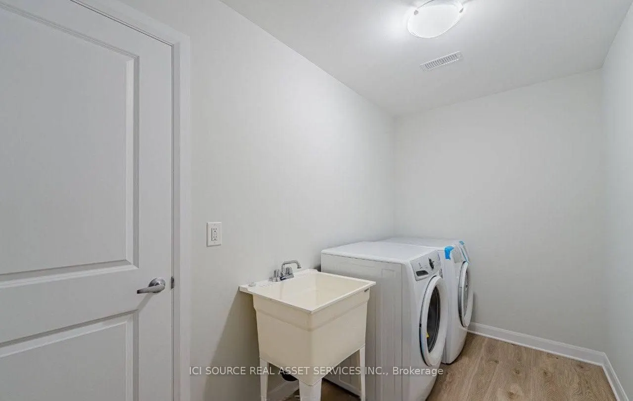 418 Silverberry Private