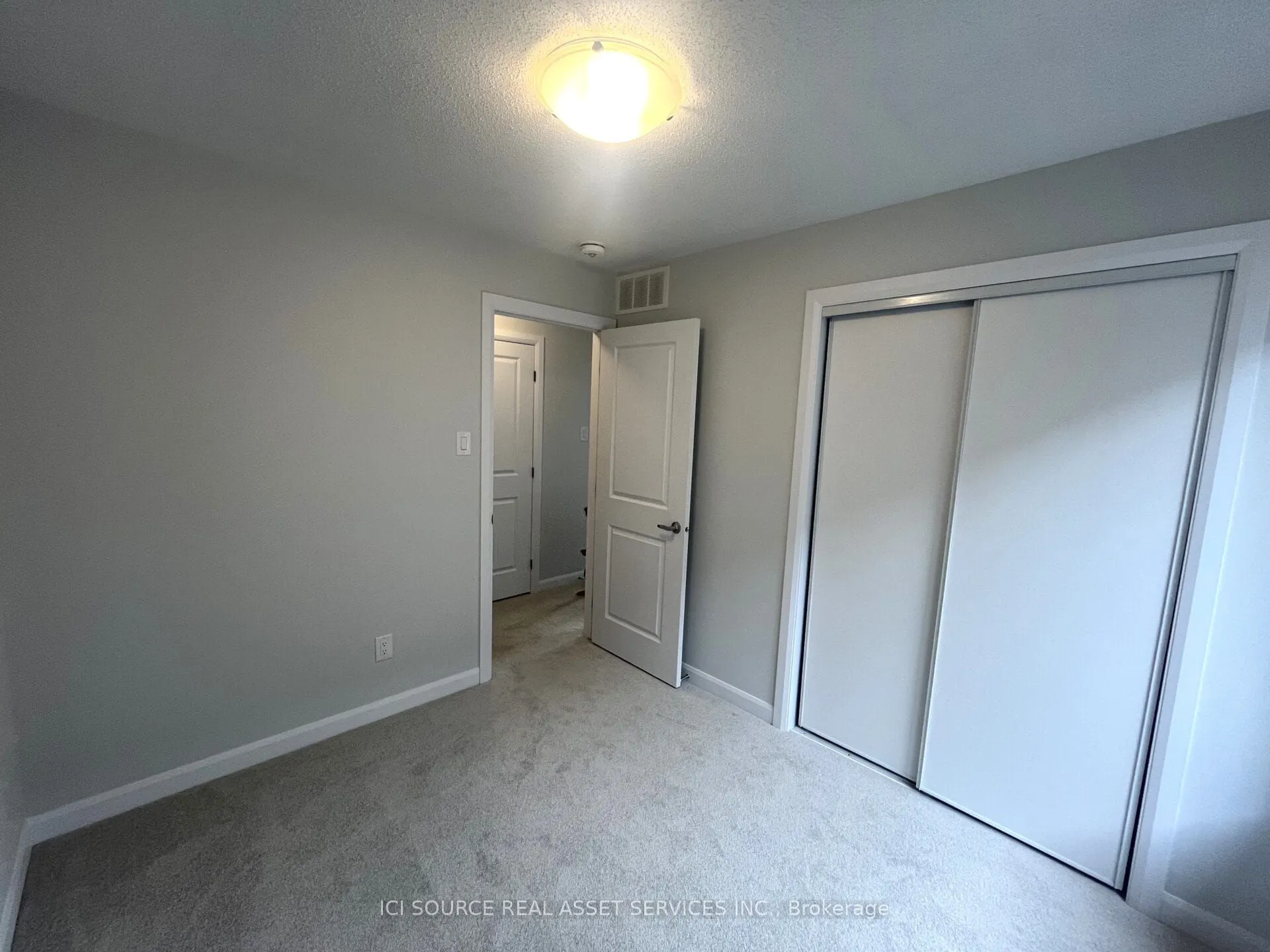 418 Silverberry Private