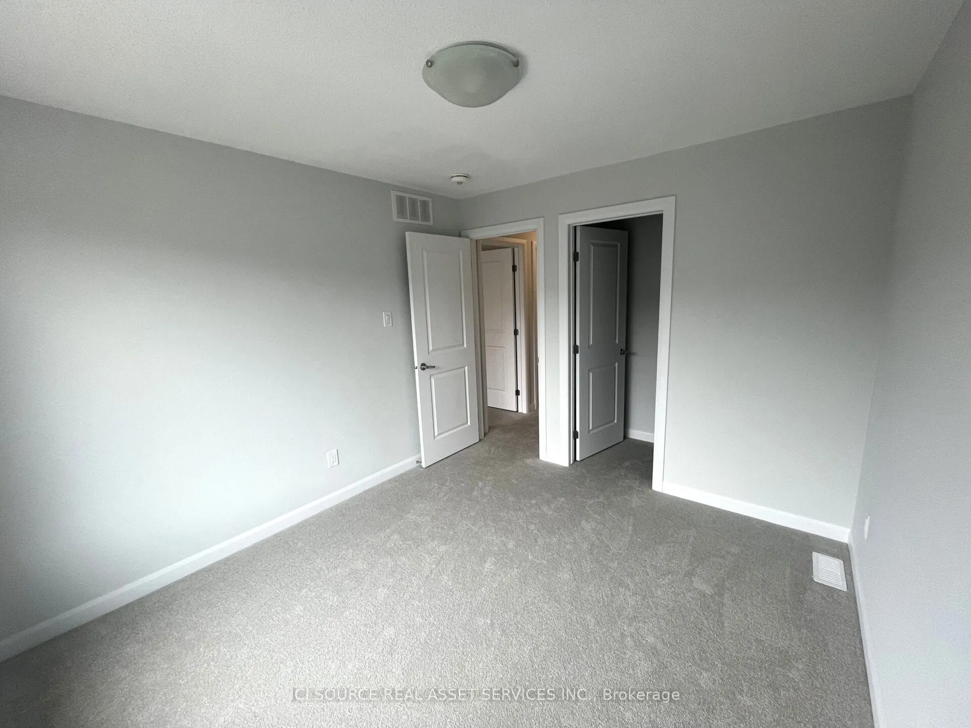 418 Silverberry Private