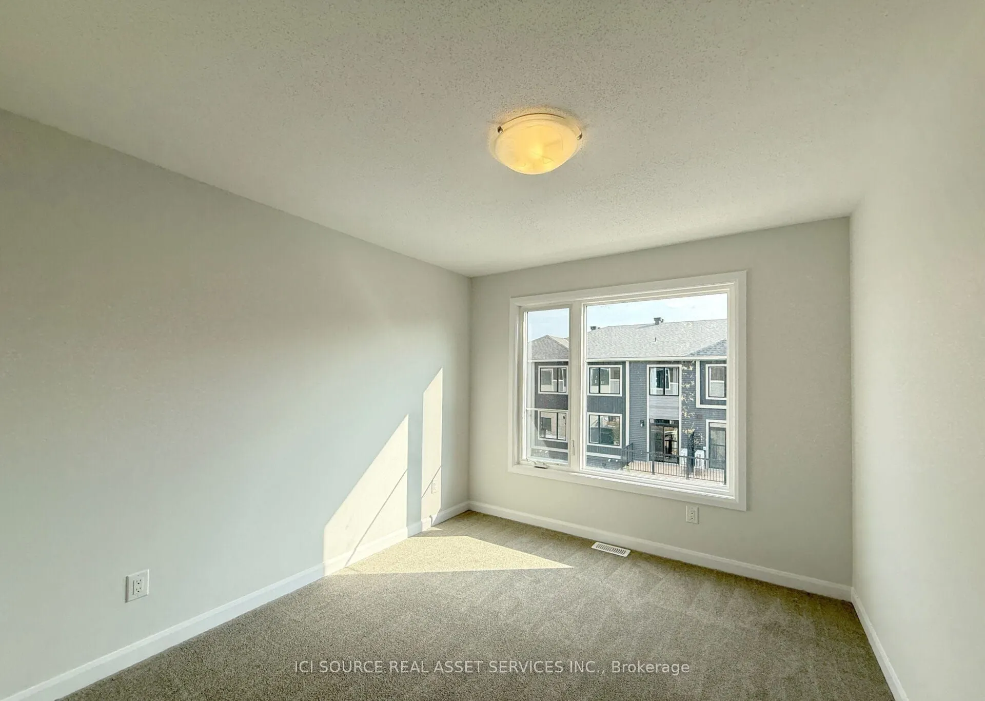 418 Silverberry Private