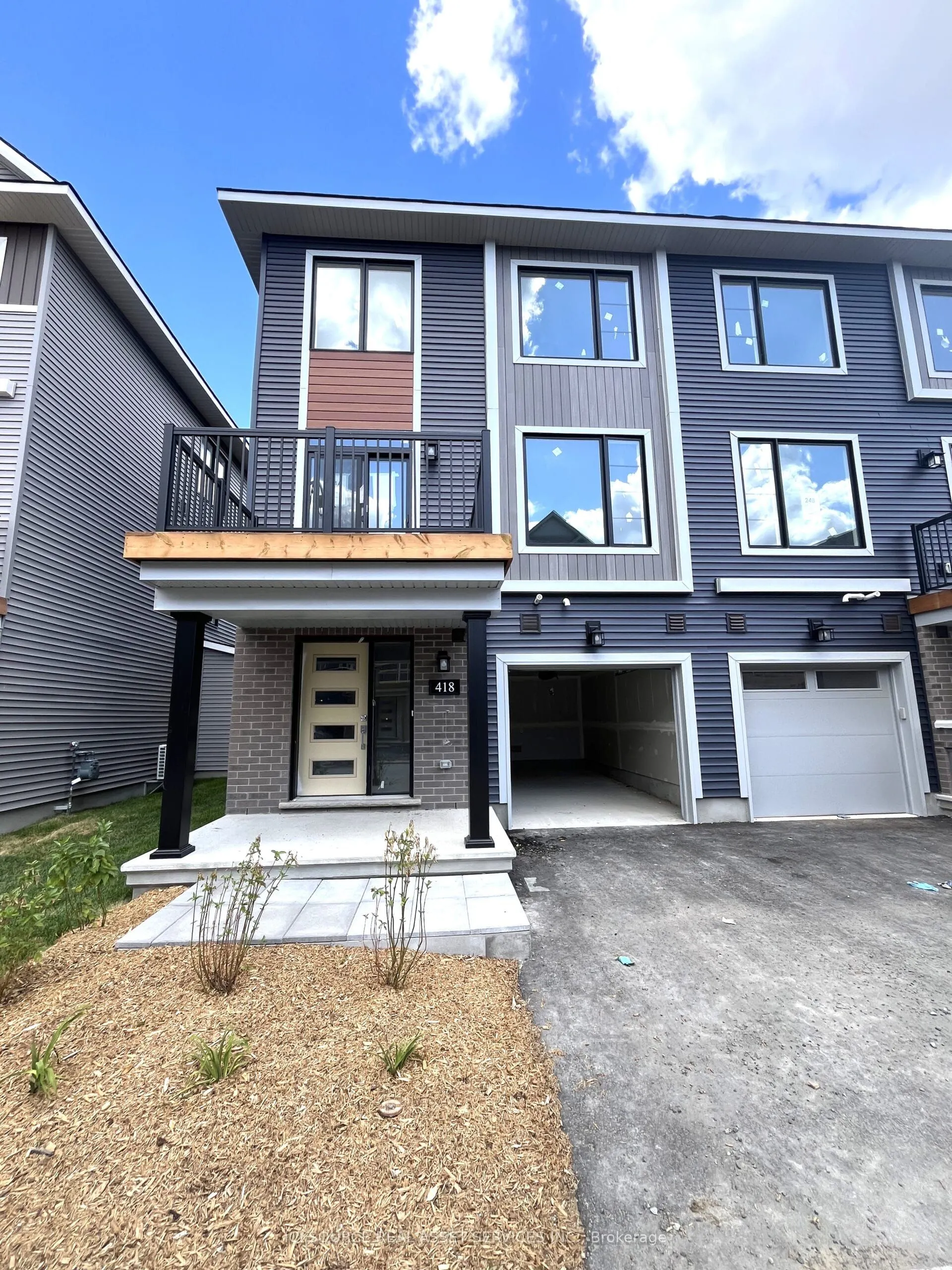 418 Silverberry Private