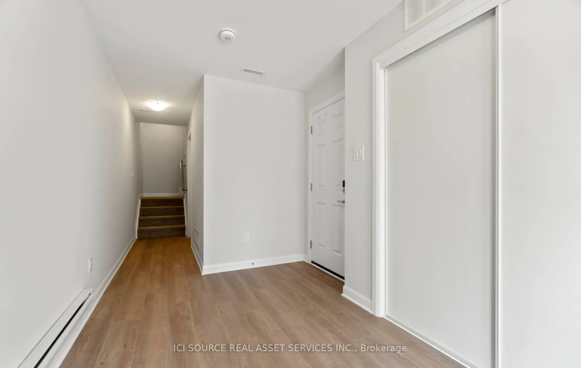 418 Silverberry Private