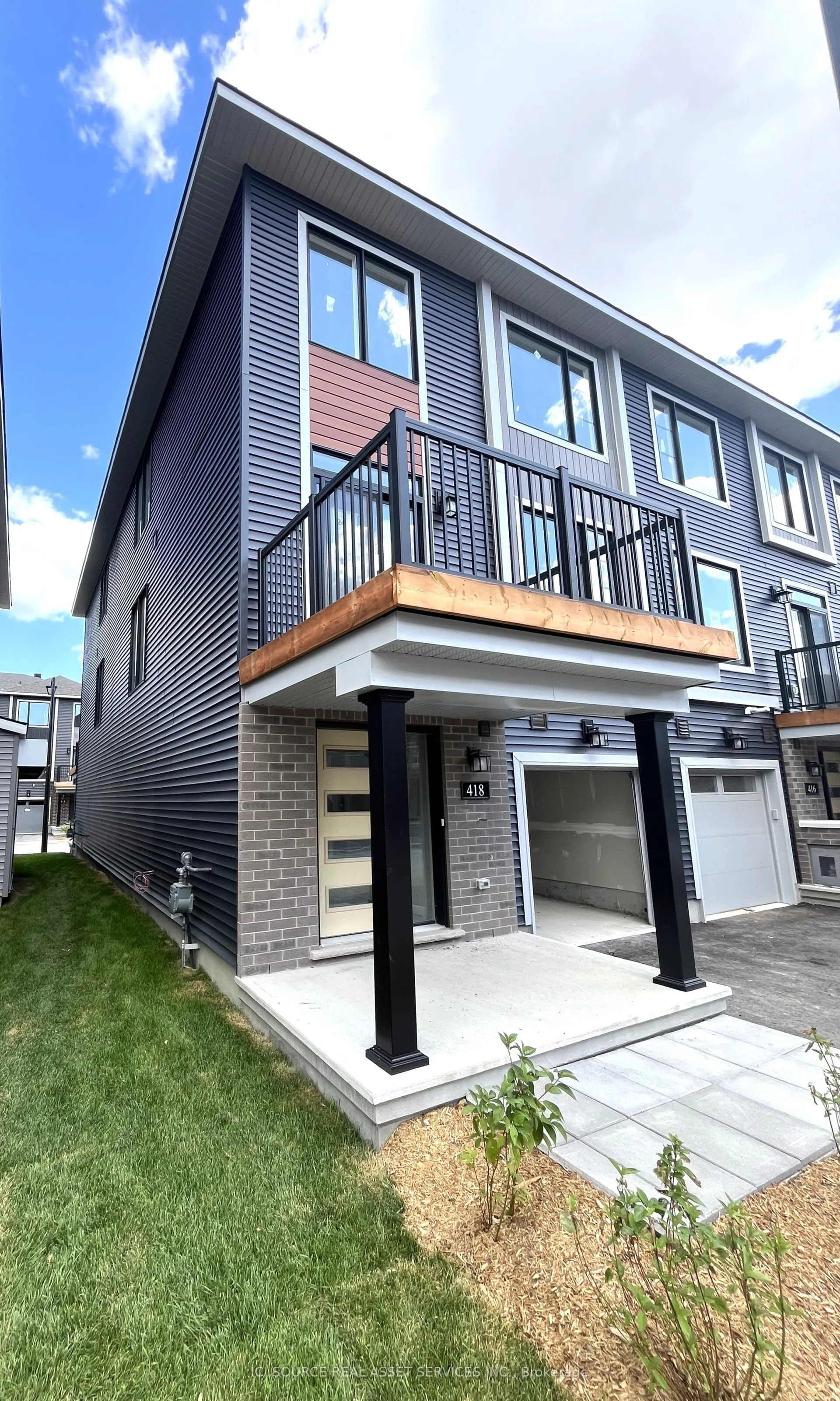 418 Silverberry Private