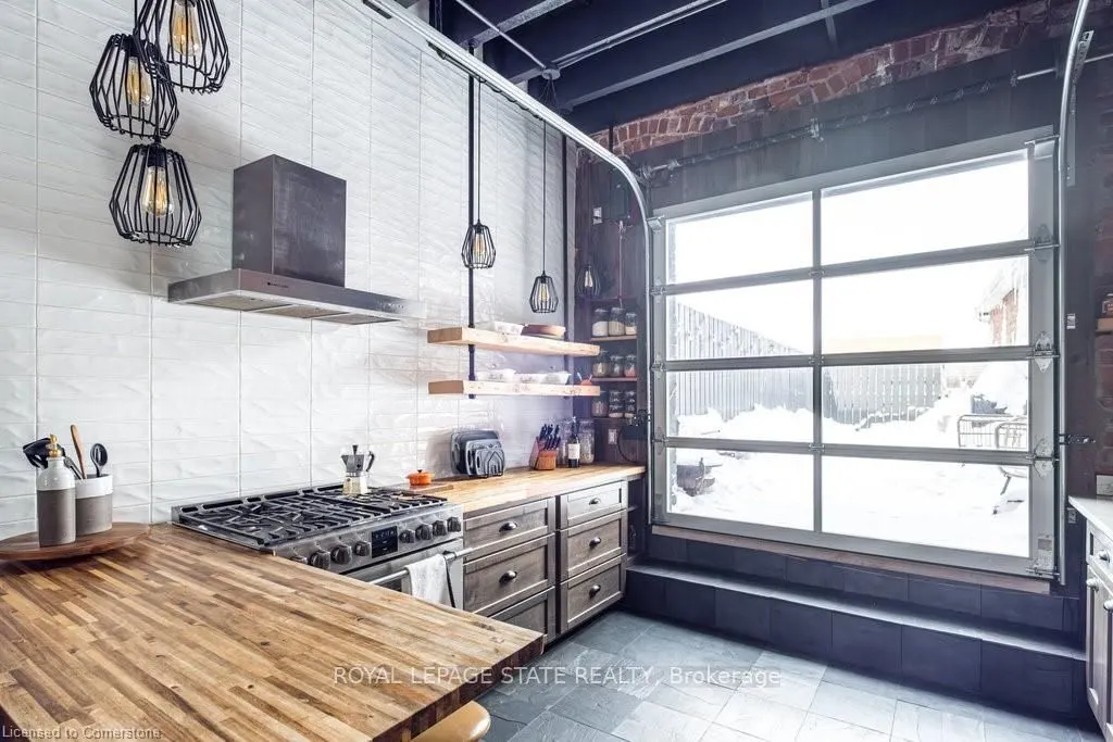 203 King Street E