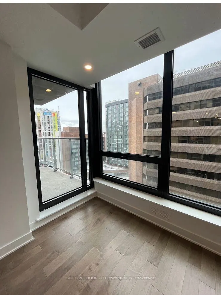 340 Queen Street, #1001