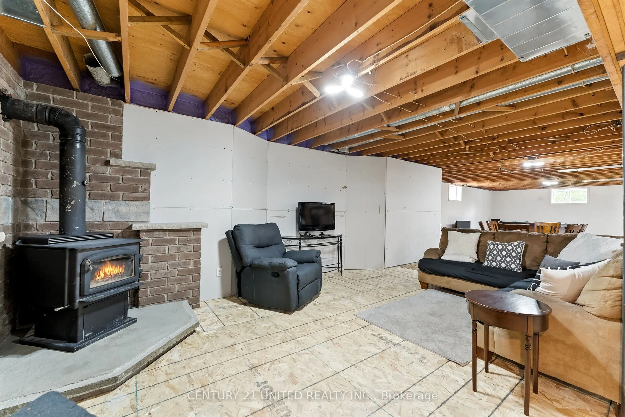 2038 Hilliard Street