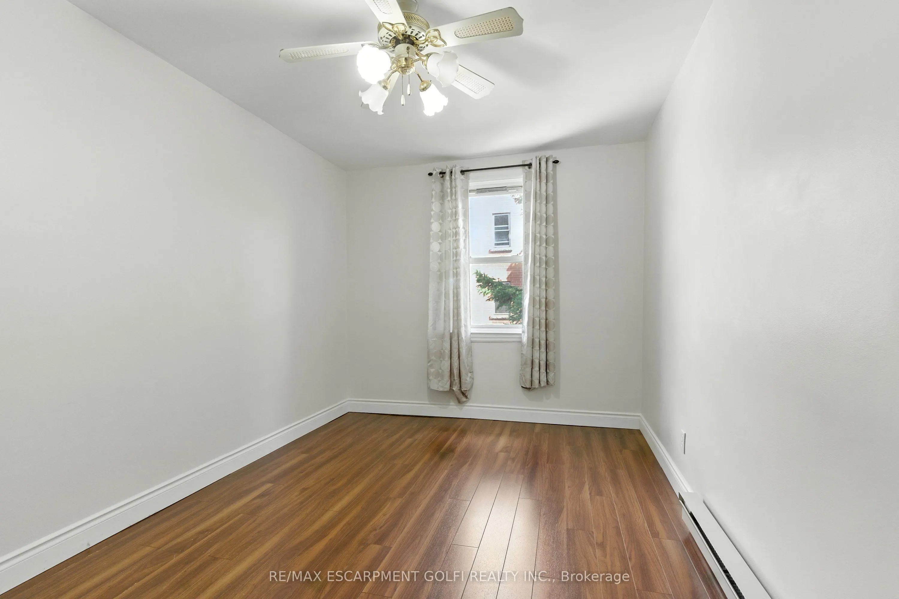 24 Macklin Street N, #0
