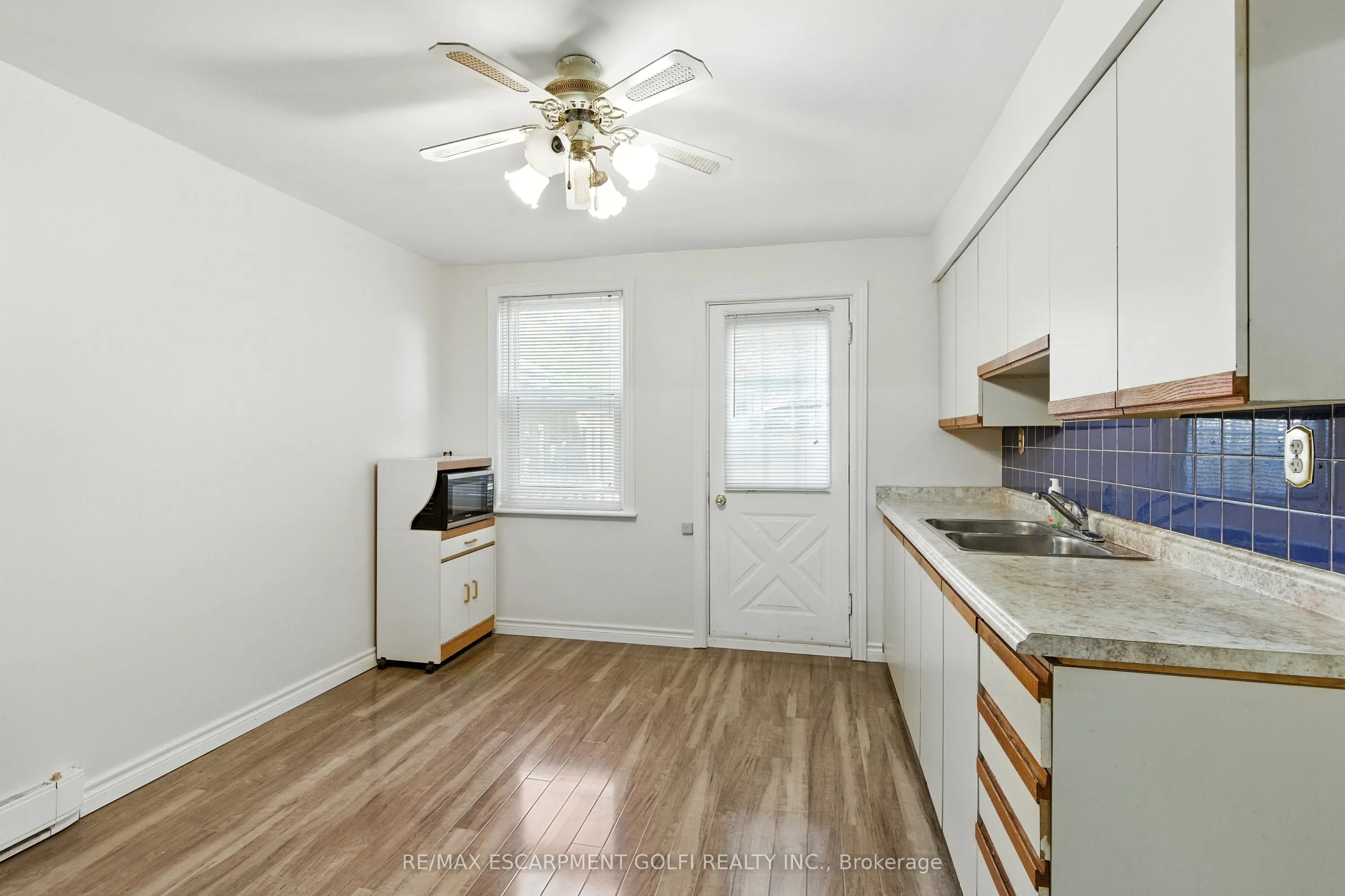 24 Macklin Street N, #0