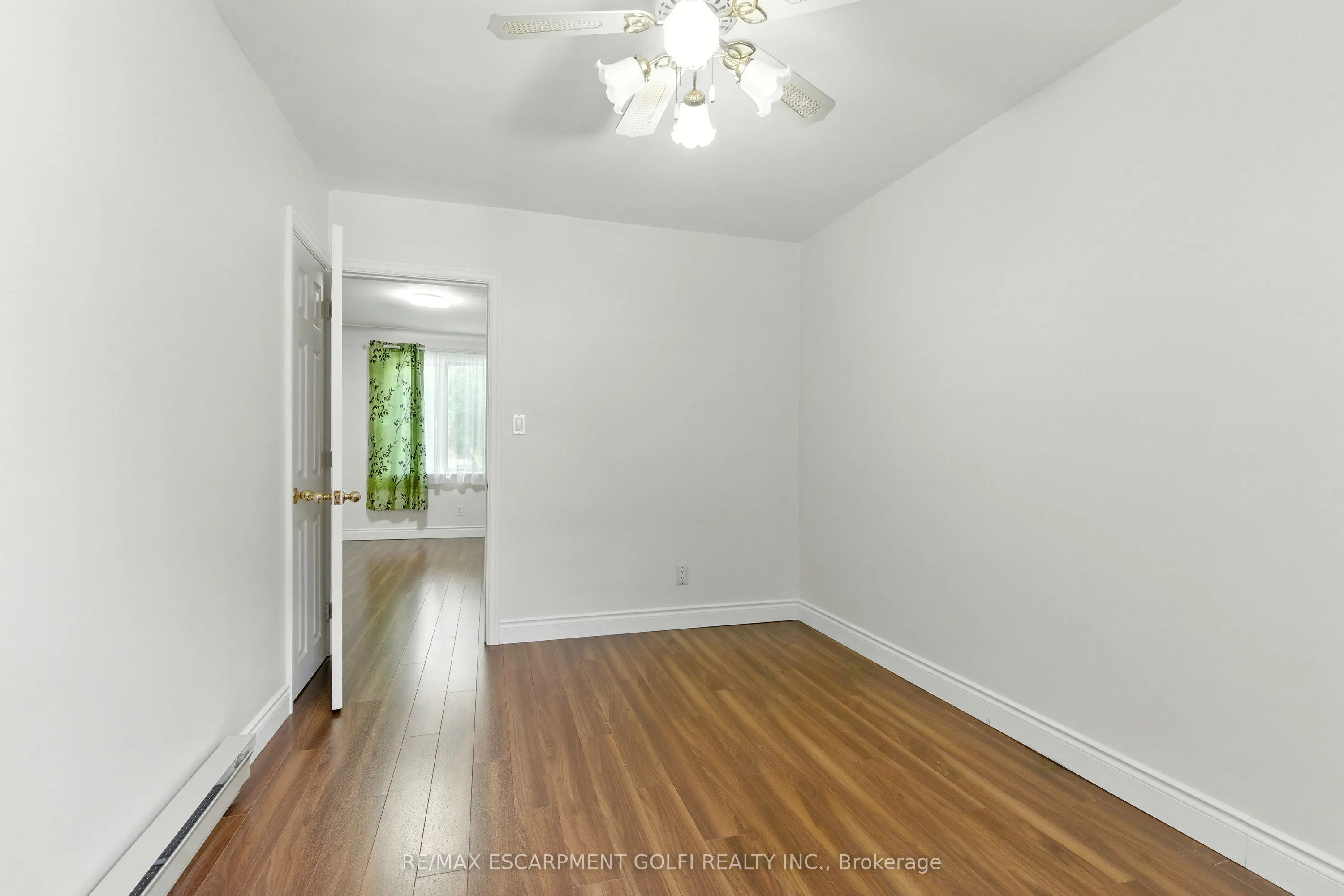 24 Macklin Street N, #0