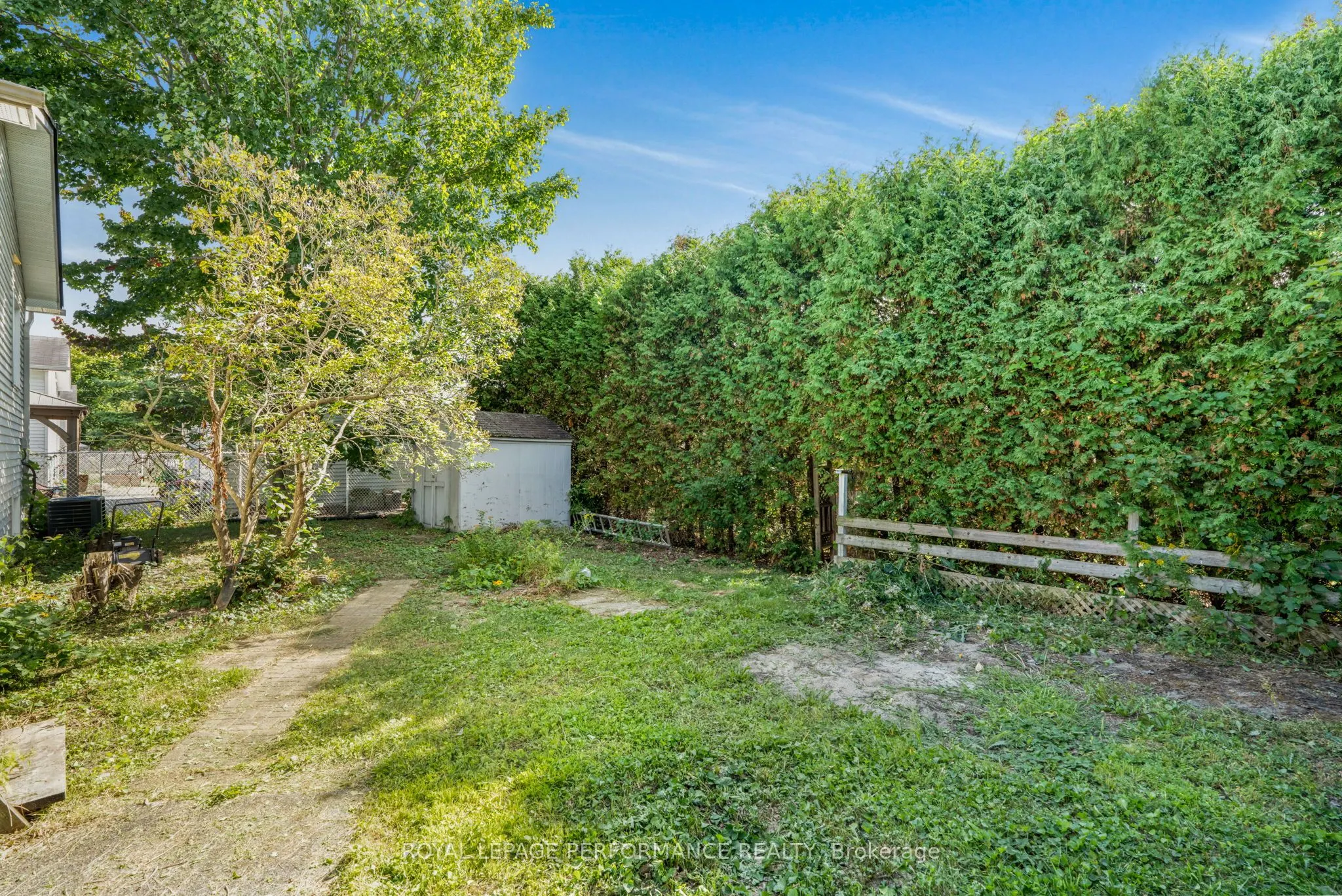 42 Chateau Crescent